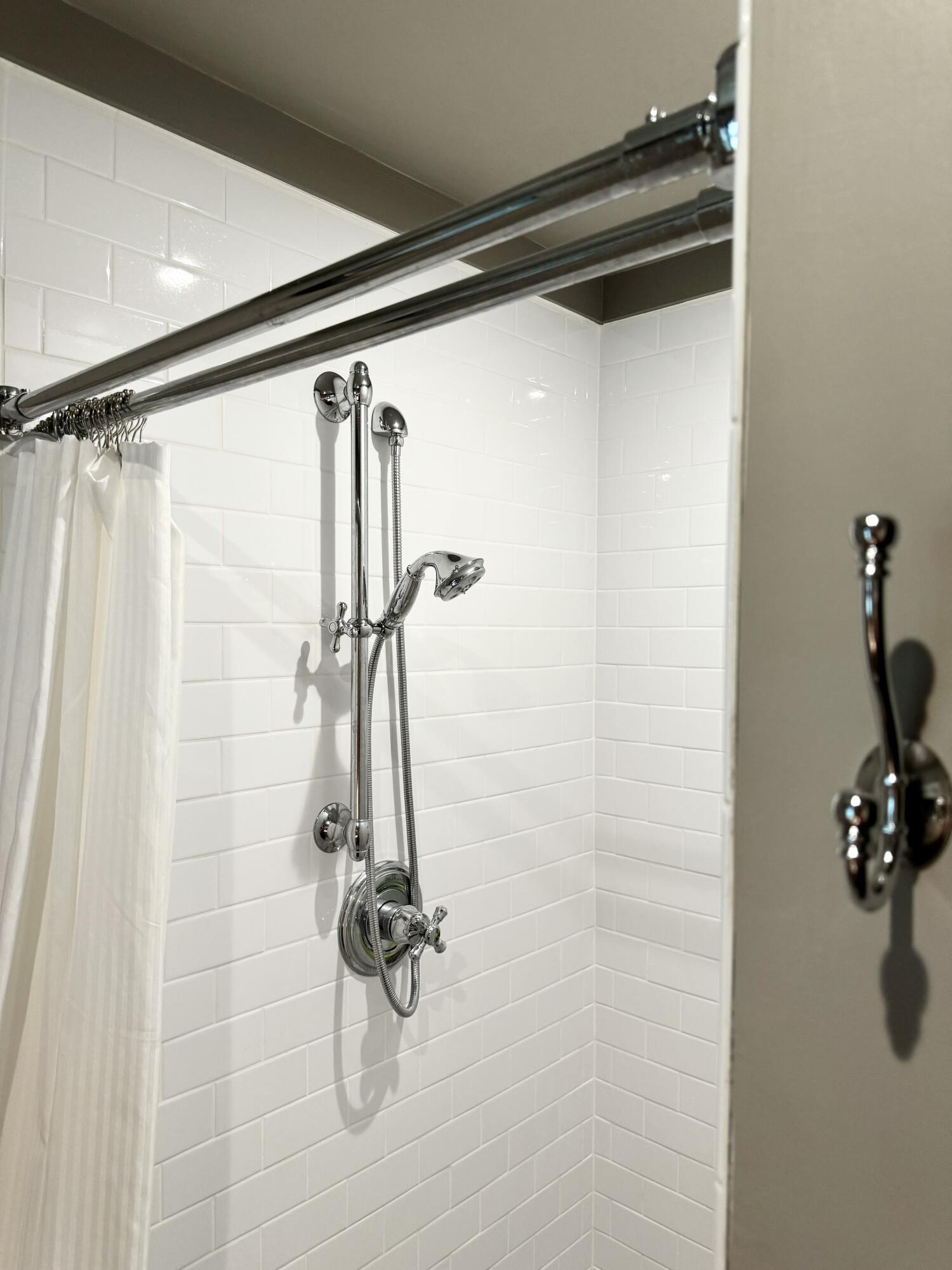BEACHWOOD VILLAS CONDO - Residential