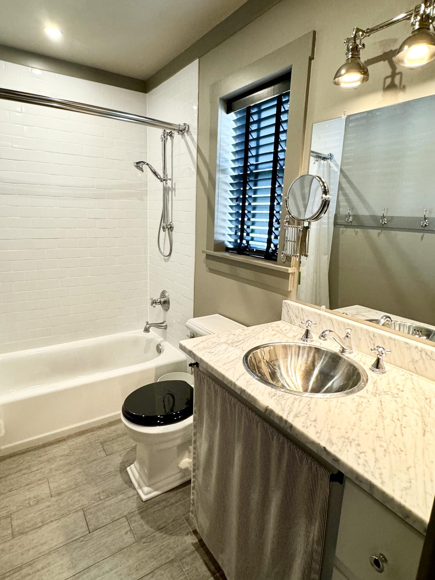 BEACHWOOD VILLAS CONDO - Residential