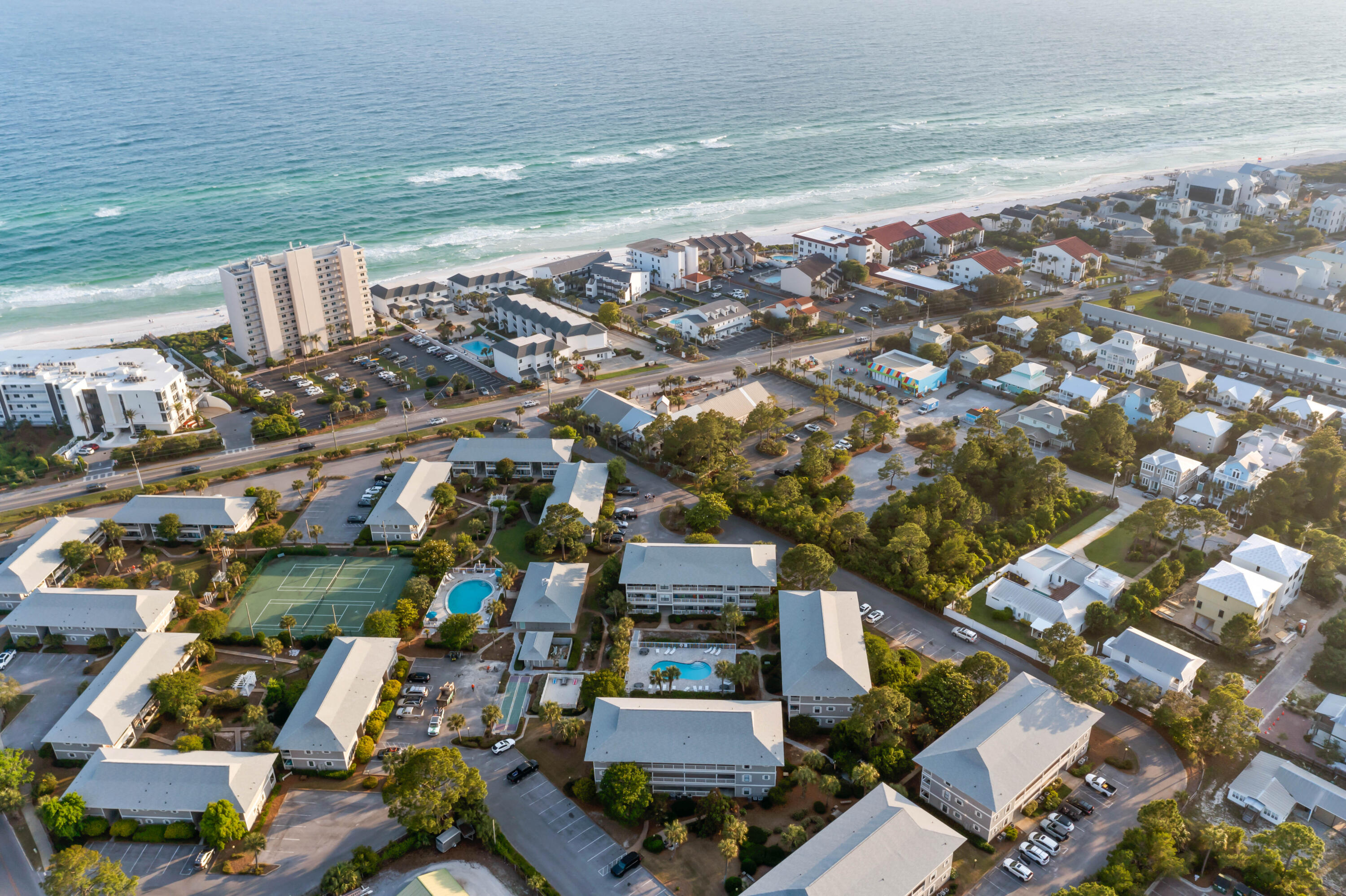 BEACHWOOD VILLAS CONDO - Residential