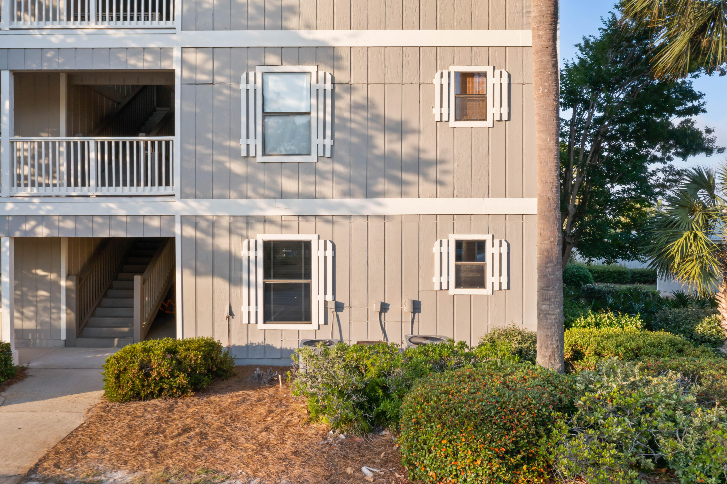 BEACHWOOD VILLAS CONDO - Residential