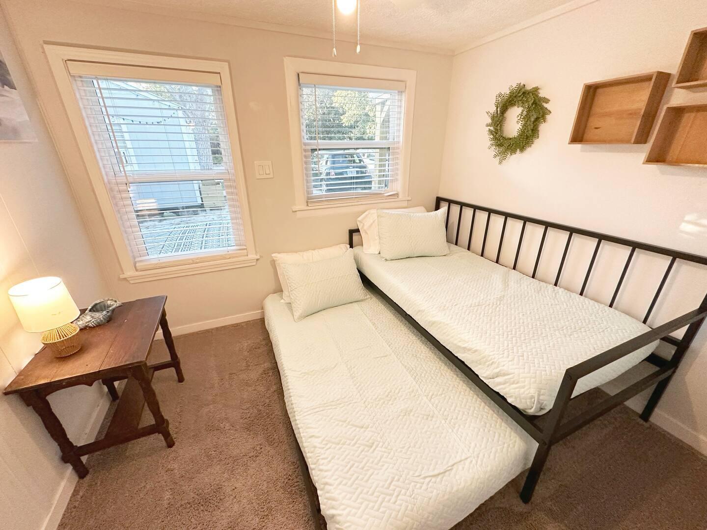 LAGUNA BEACH - Residential