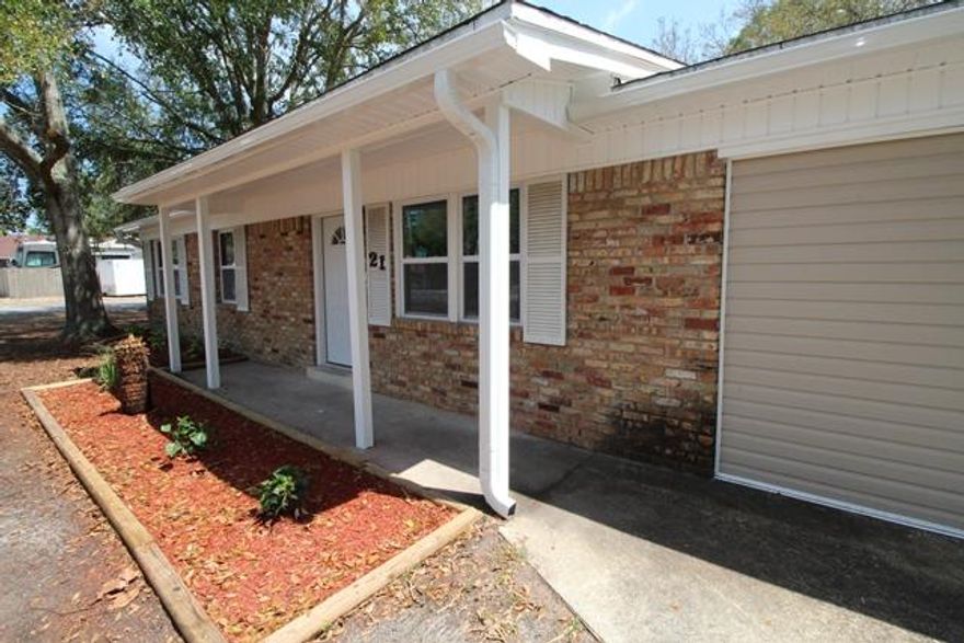 This beautiful newly remodeled four bedroom home in the Oakland Addition of Fort Walton Beach is a must see. A spacious living room leads into the dining and kitchen areas with a patio door overlooking a large fenced in back yard. New cabinets, backsplash, appliances, and countertops make for the perfect backdrop for family dinners and get togethers. Four bedrooms and one and half baths complete with new carpet, tile and fixtures give this home a crisp, clean, and new feel. NEW ROOF, AC AND ELECTRICAL!!!!