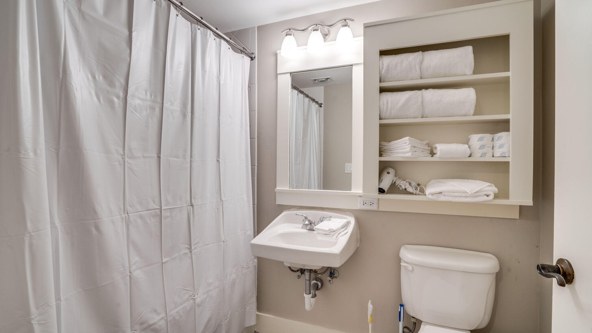 MARKET STREET INN - Residential