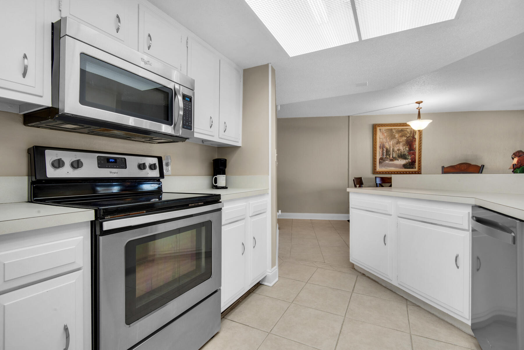 EL MATADOR CONDO - Residential