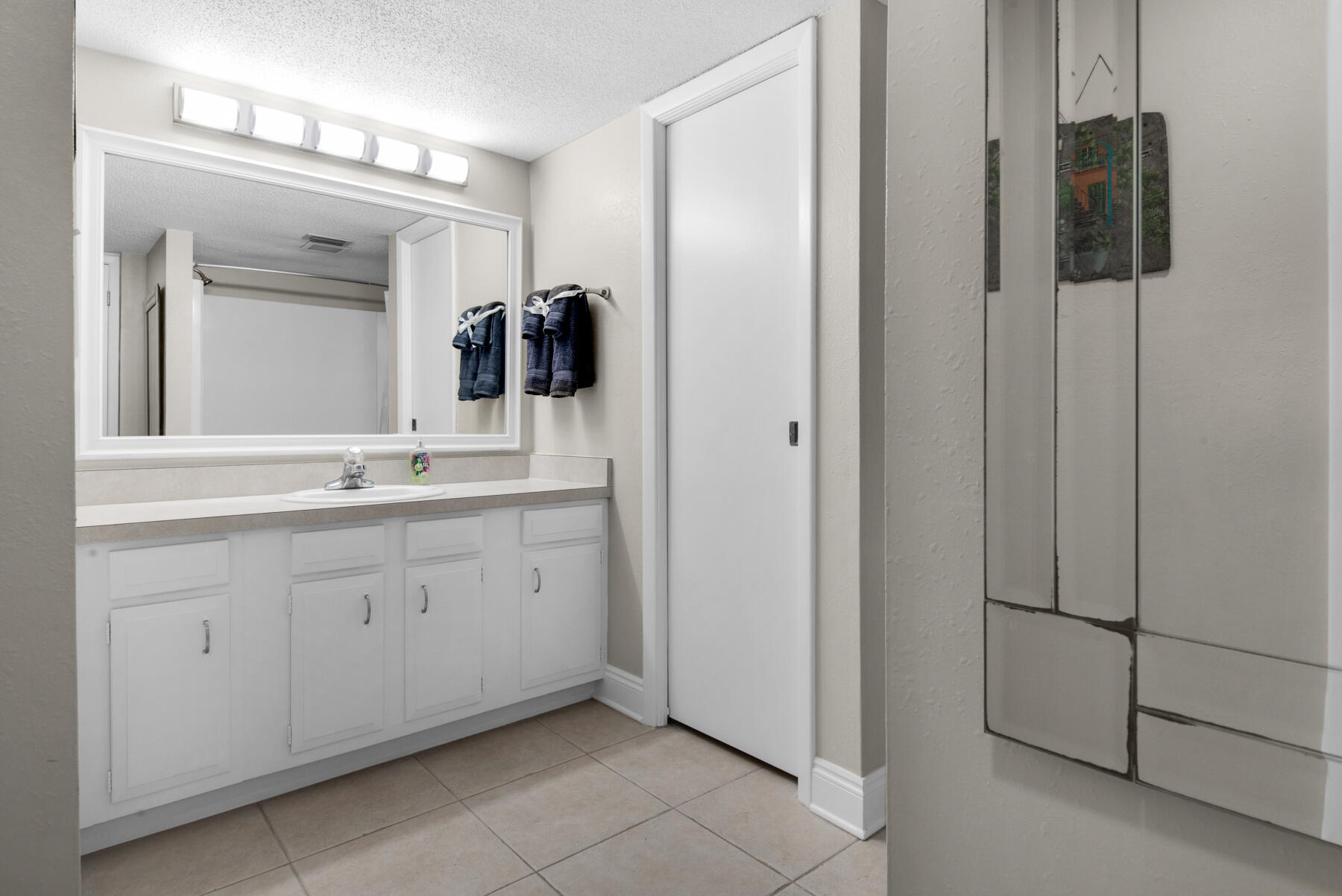 EL MATADOR CONDO - Residential