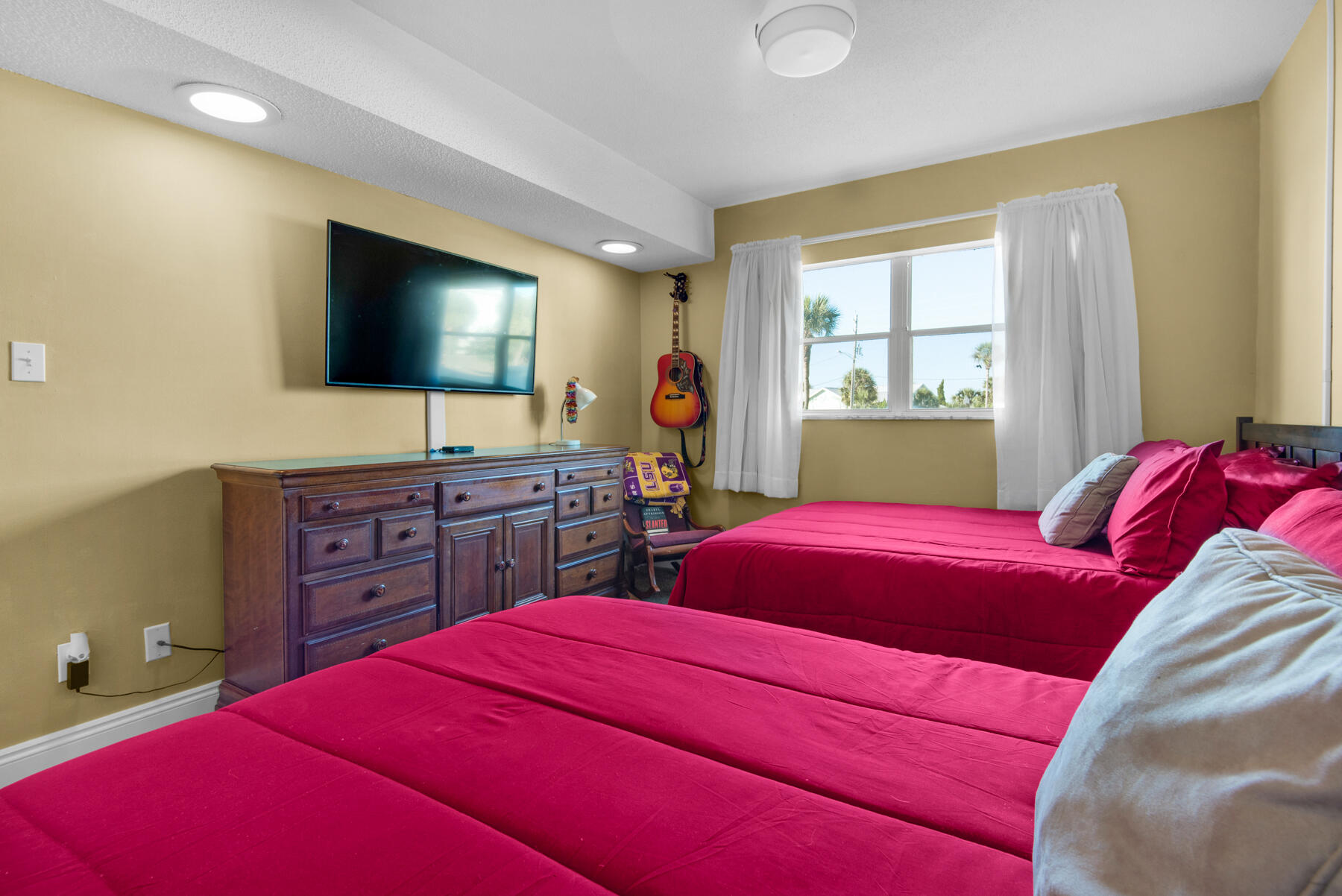 EL MATADOR CONDO - Residential