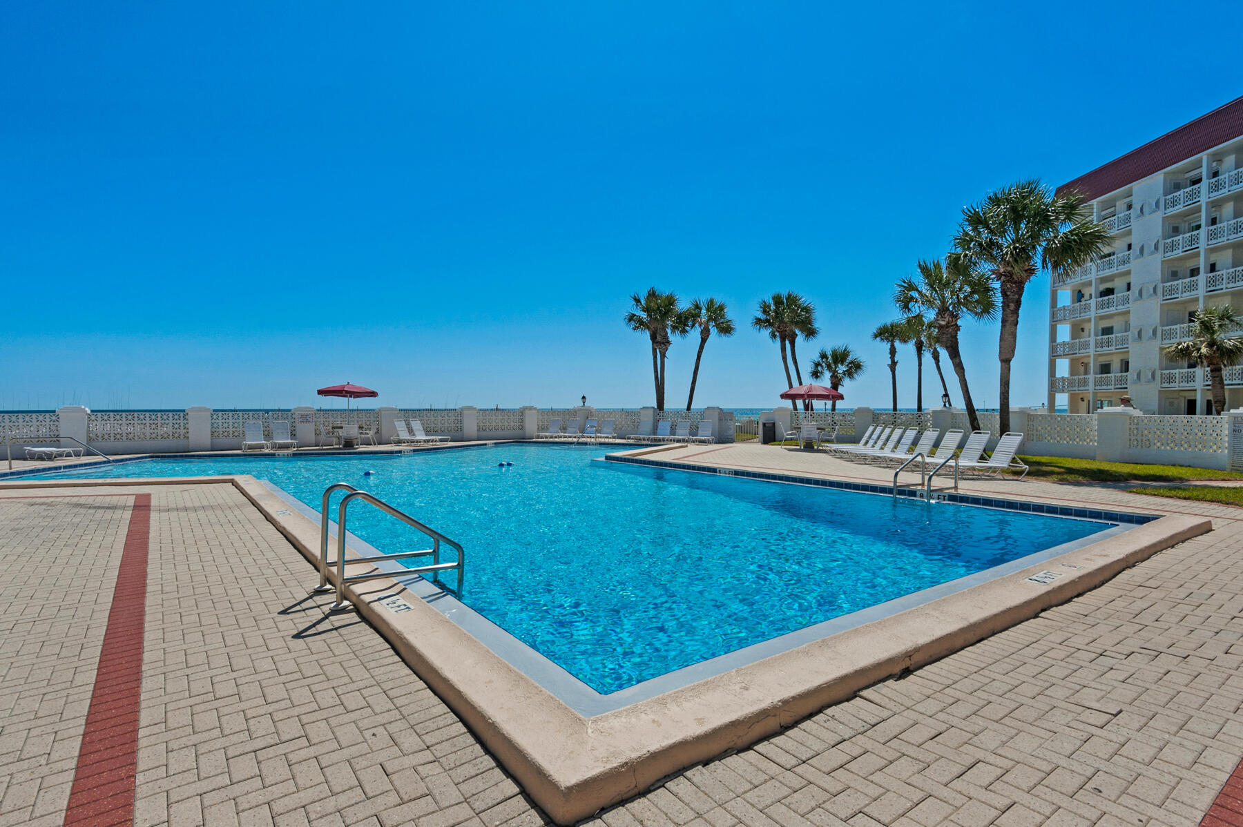 EL MATADOR CONDO - Residential