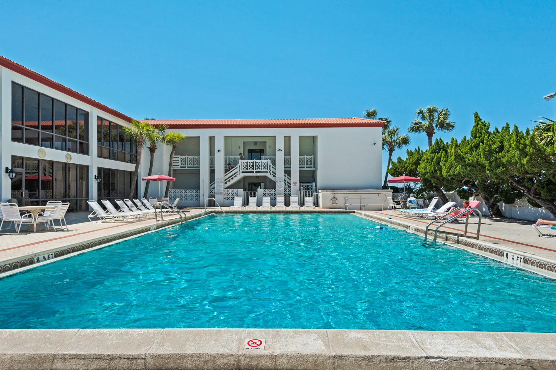 EL MATADOR CONDO - Residential