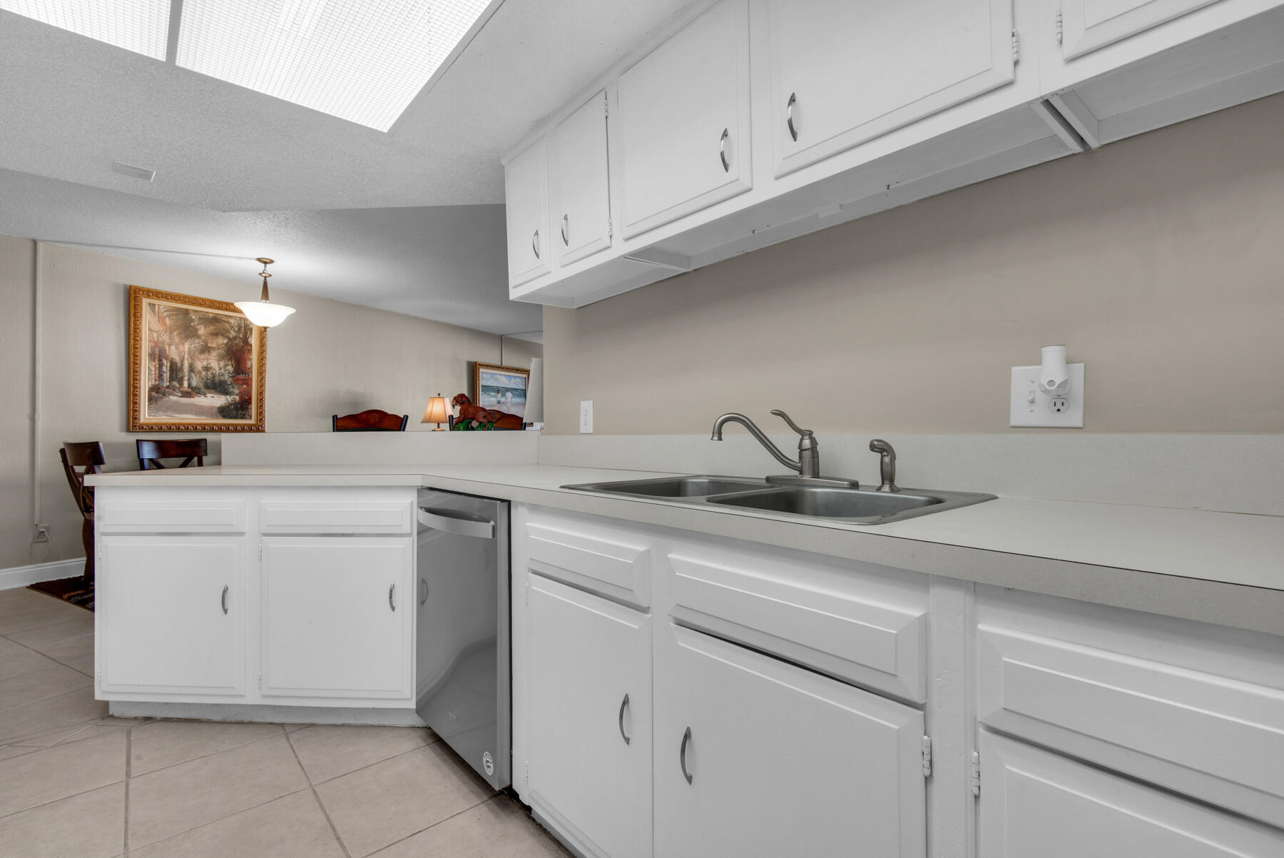 EL MATADOR CONDO - Residential