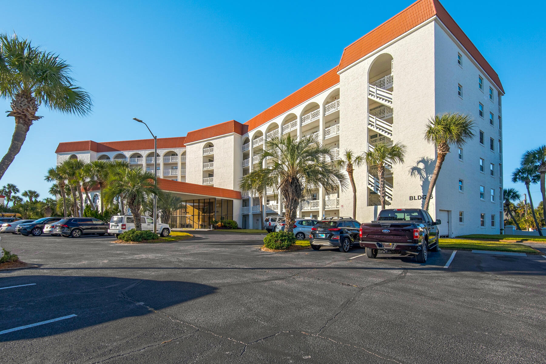 EL MATADOR CONDO - Residential