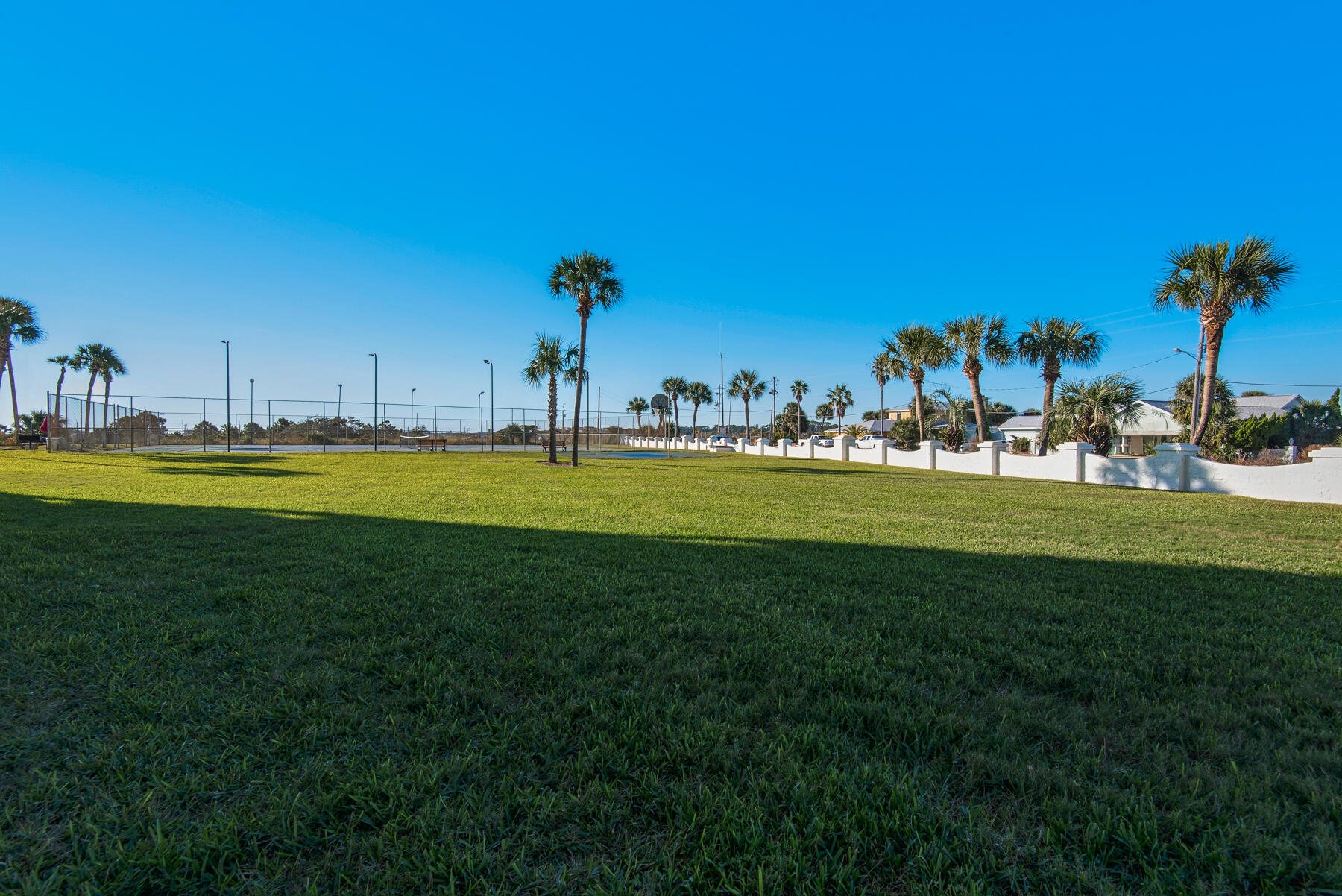 EL MATADOR CONDO - Residential
