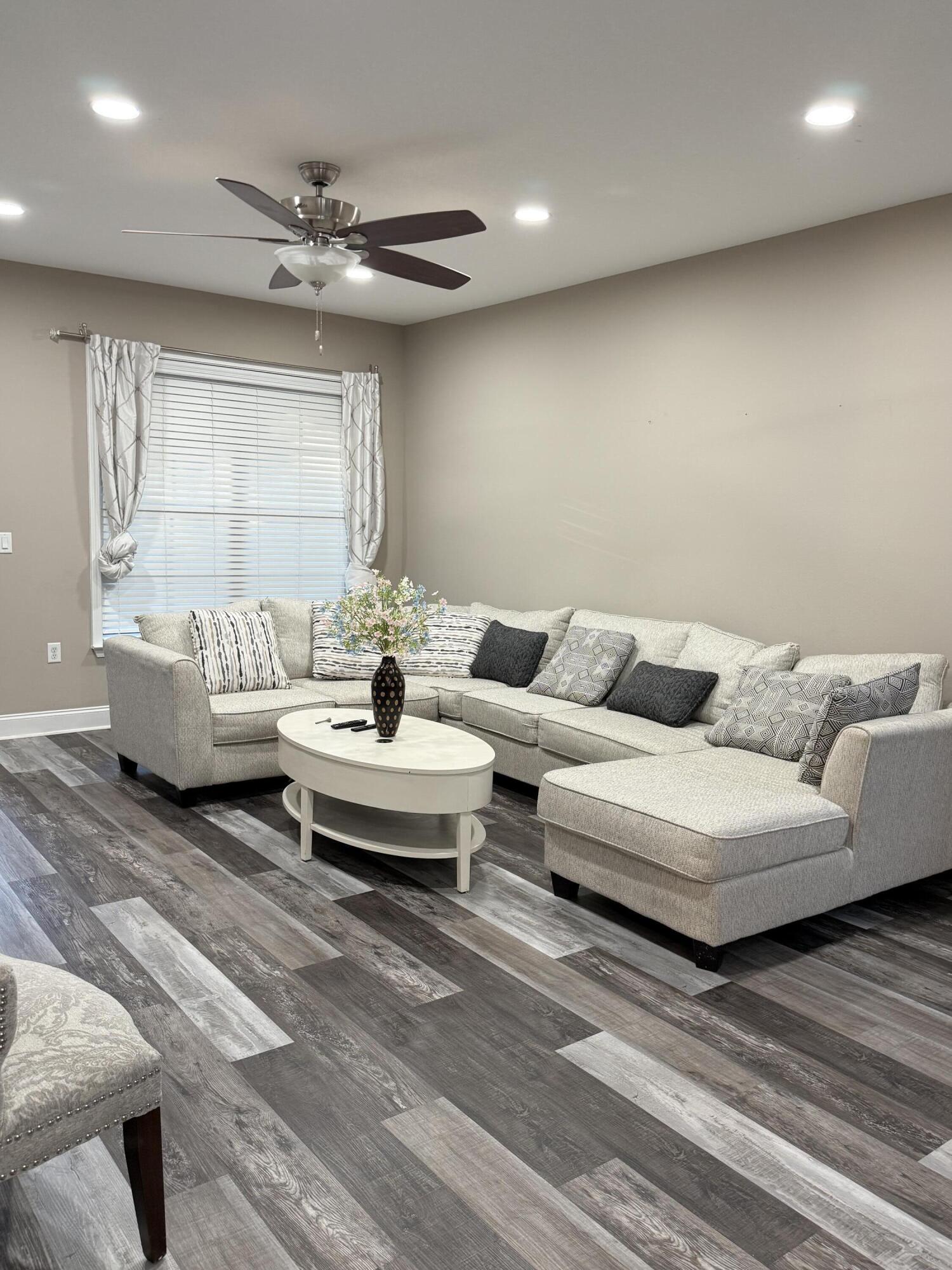 1208 - Kenwood/Golf Course - Residential Lease