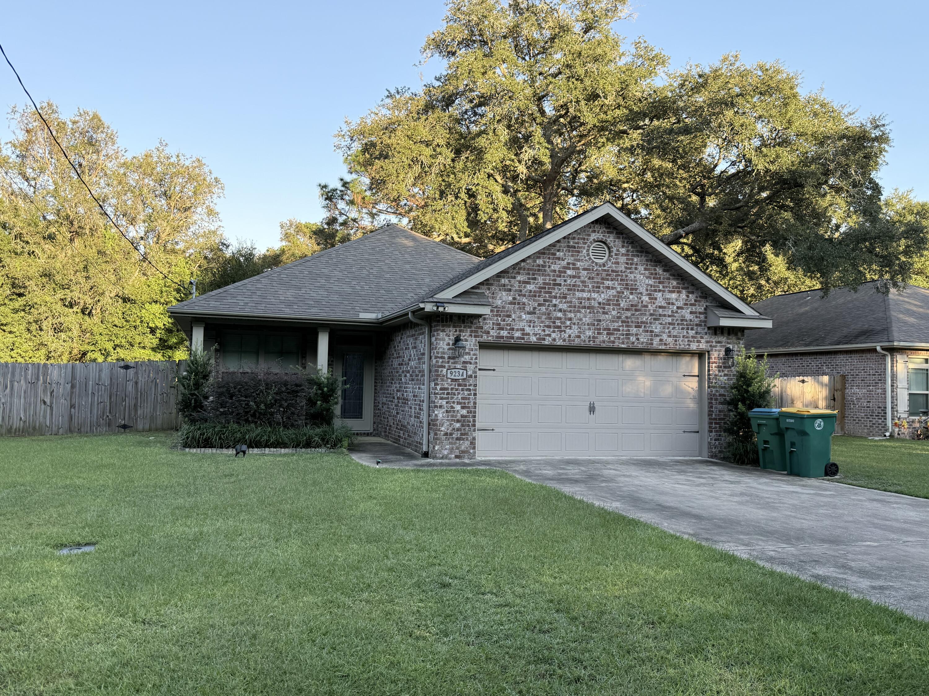 1208 - Kenwood/Golf Course - Residential Lease