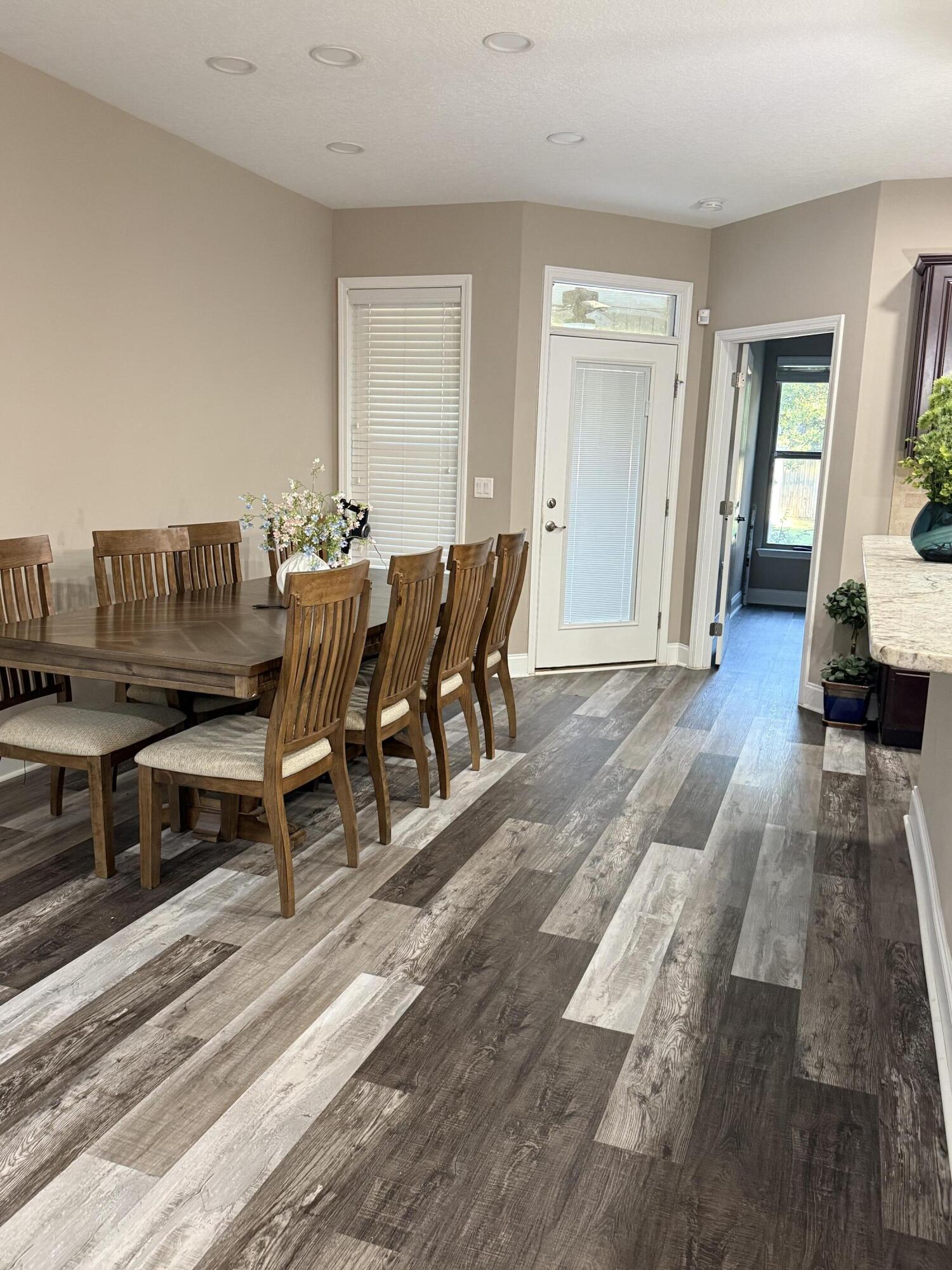 1208 - Kenwood/Golf Course - Residential Lease