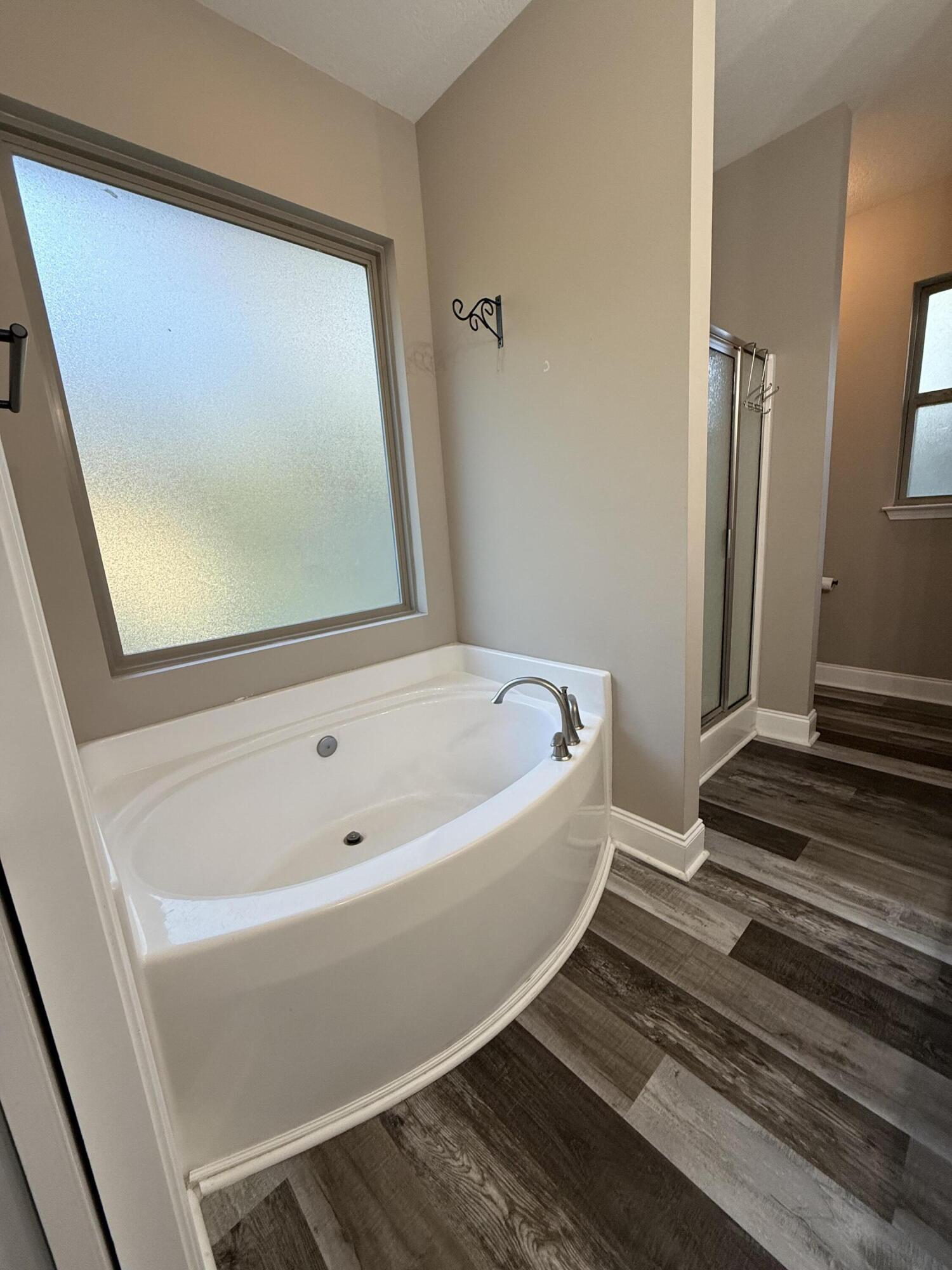 1208 - Kenwood/Golf Course - Residential Lease