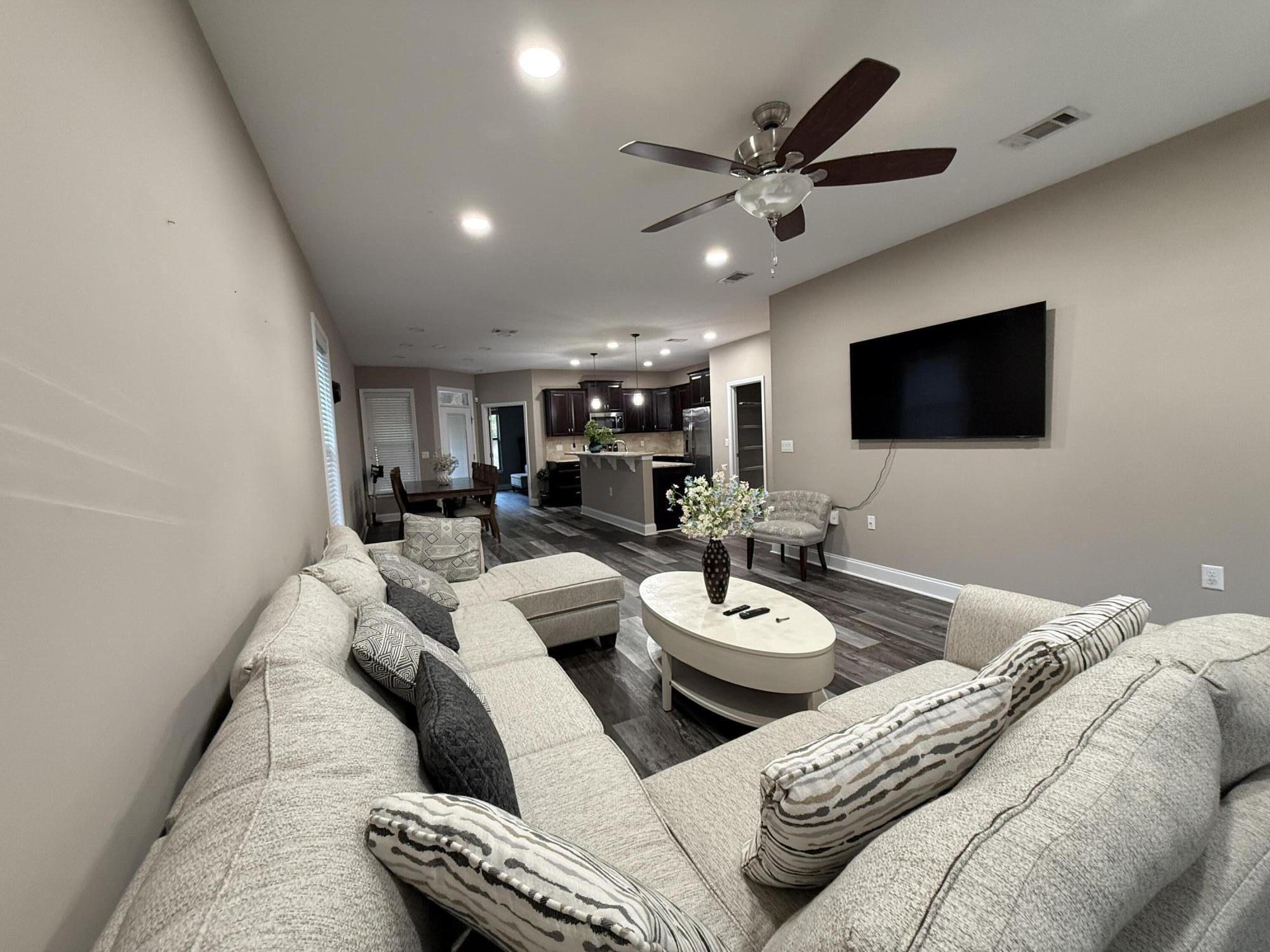 1208 - Kenwood/Golf Course - Residential Lease