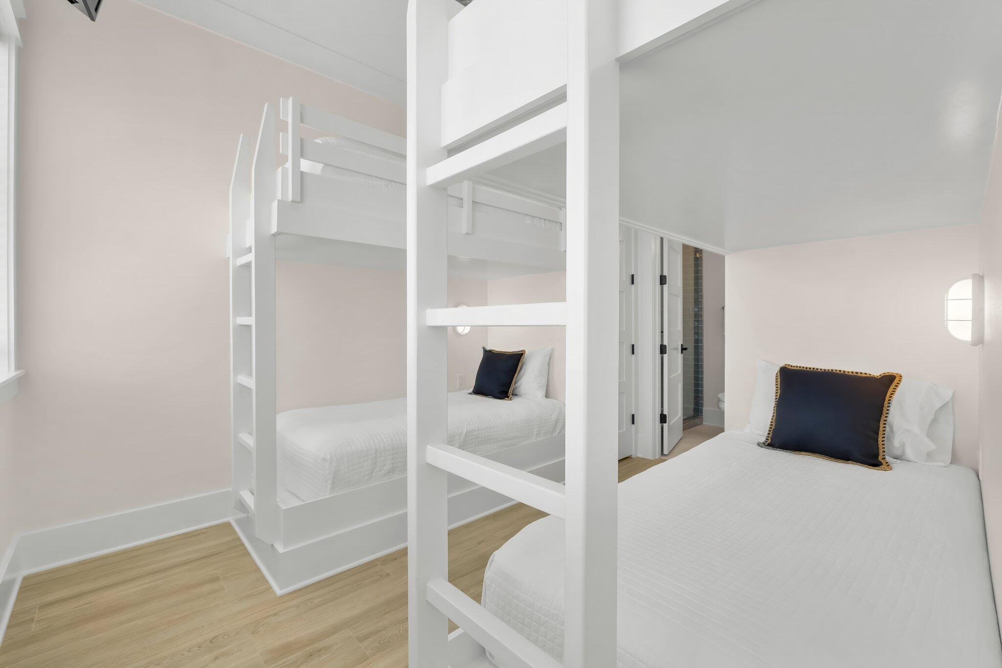TANG-O-MAR S/D UNREC - Residential