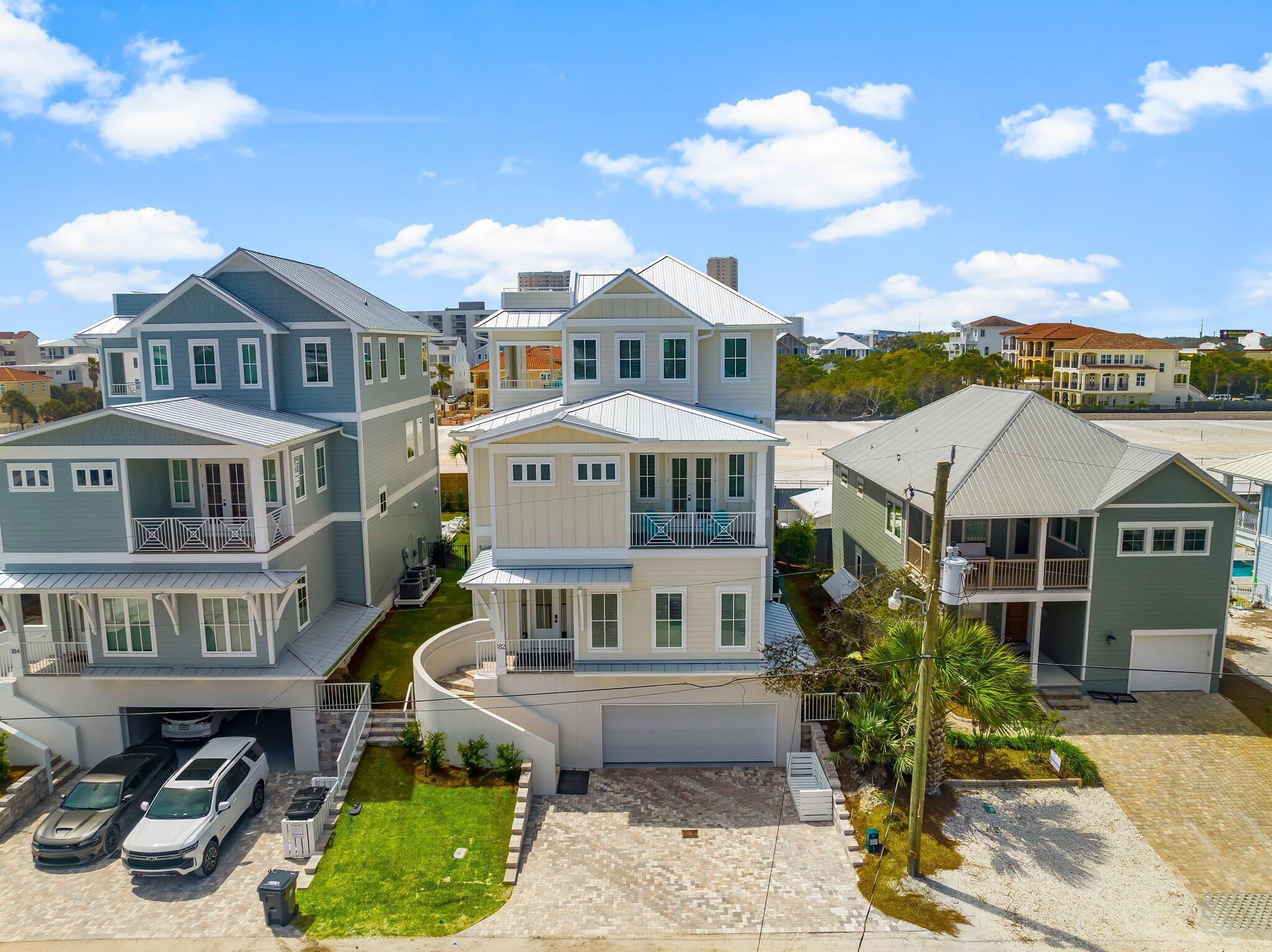 TANG-O-MAR S/D UNREC - Residential
