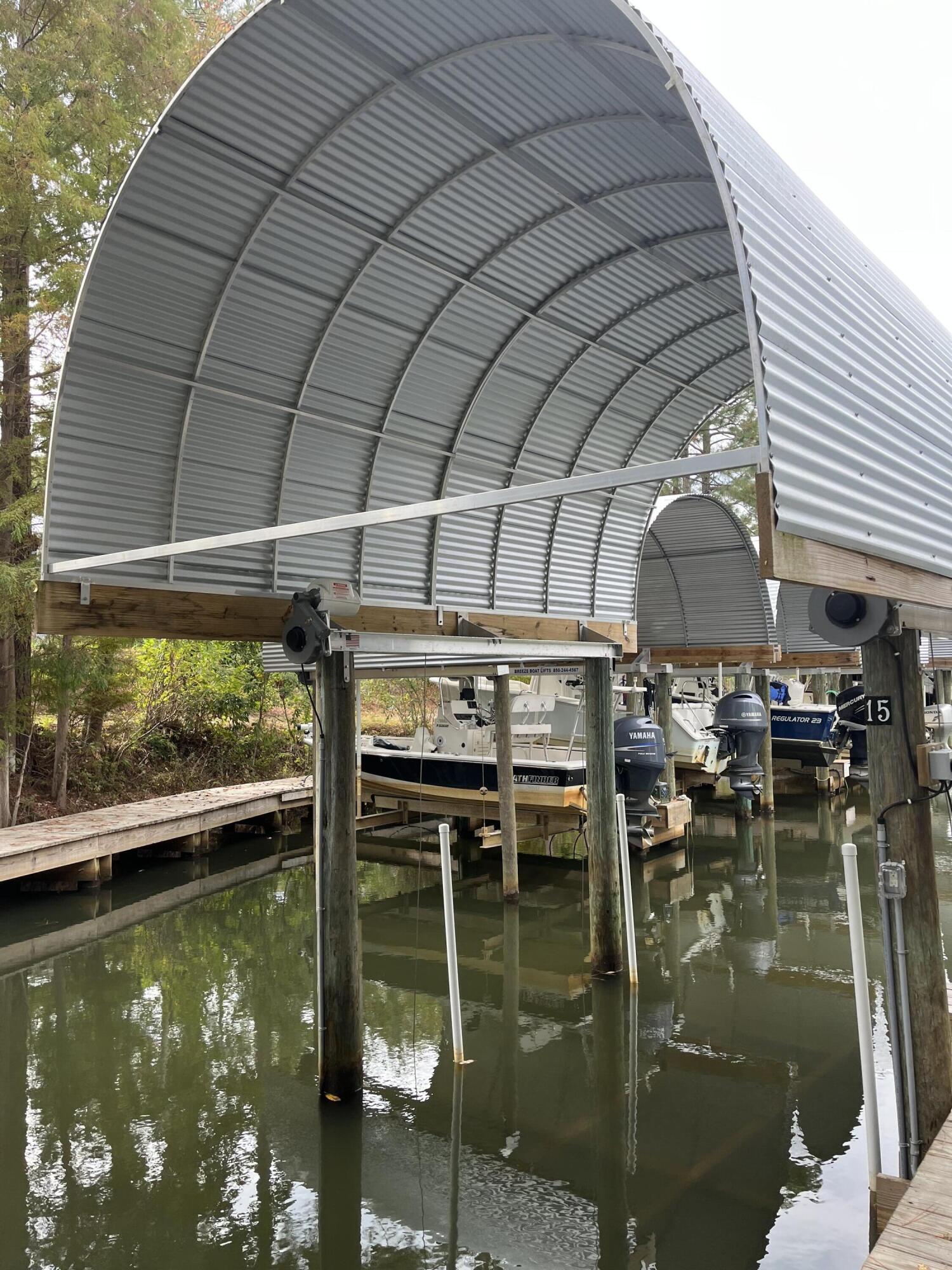 MAGNOLIA BEACH - Residential