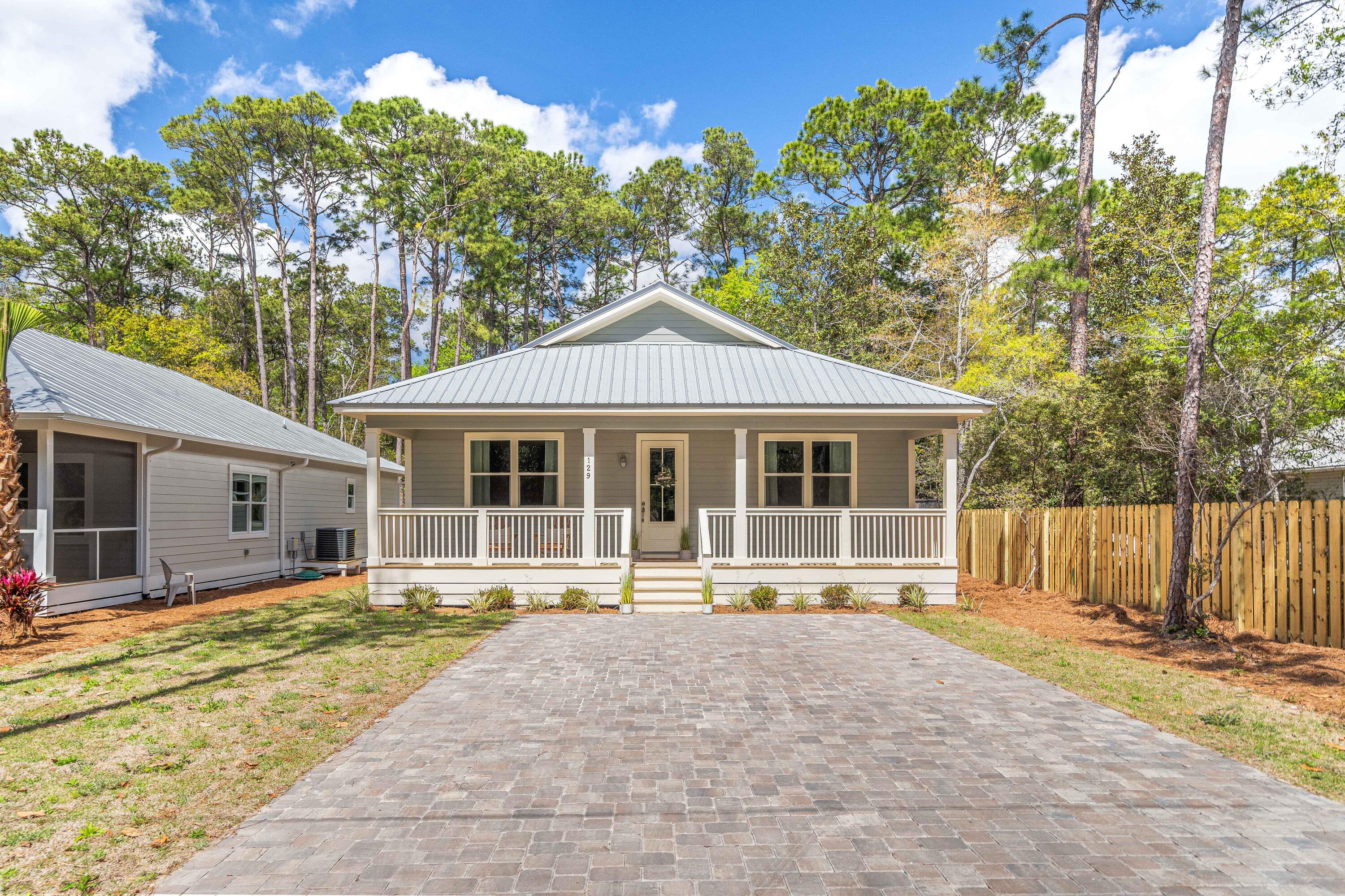 MAGNOLIA BEACH - Residential