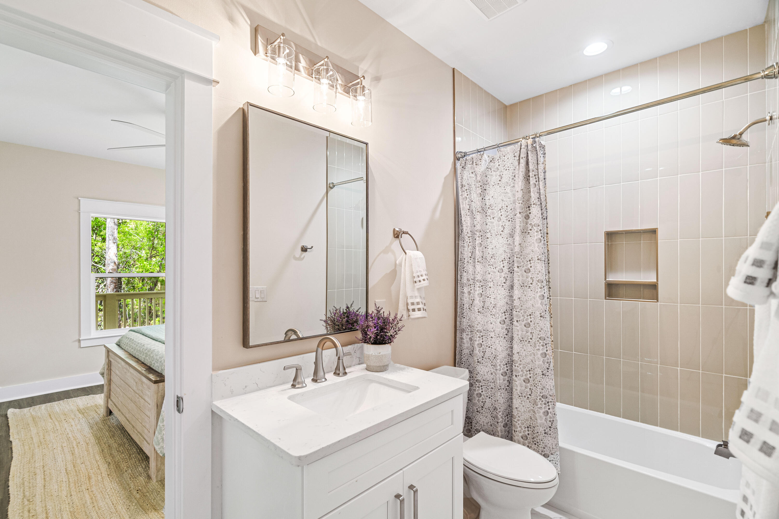 MAGNOLIA BEACH - Residential