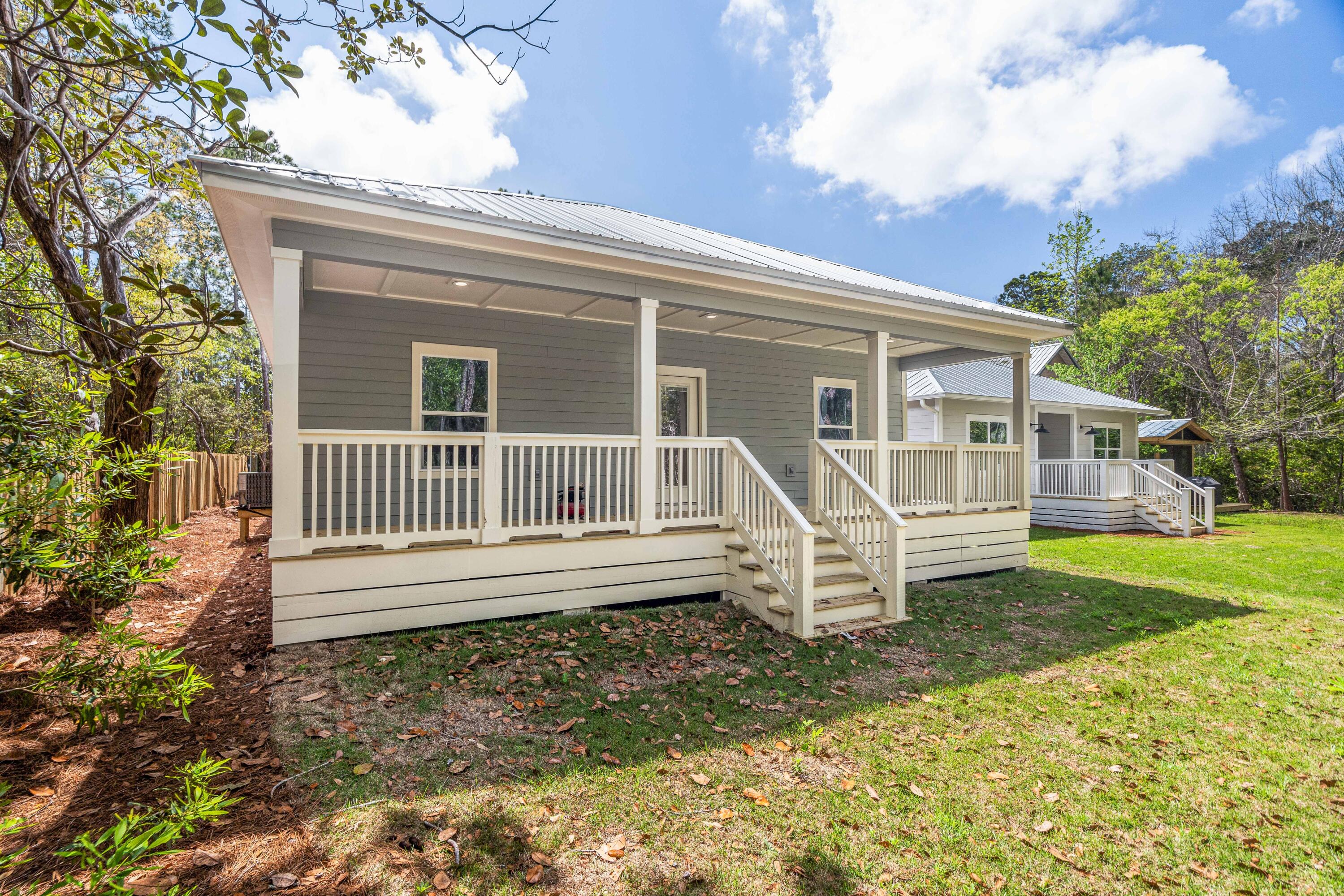 MAGNOLIA BEACH - Residential