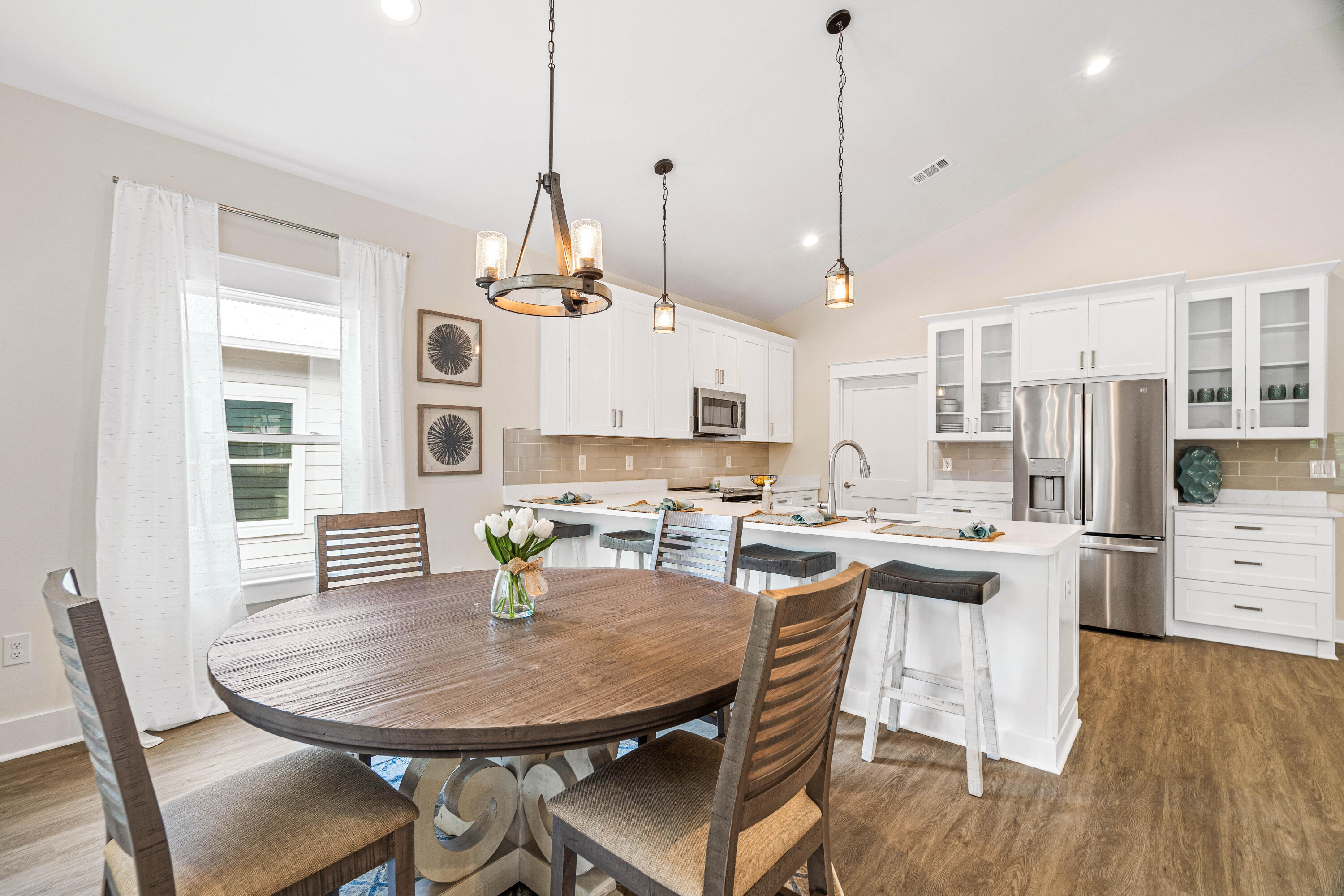 MAGNOLIA BEACH - Residential