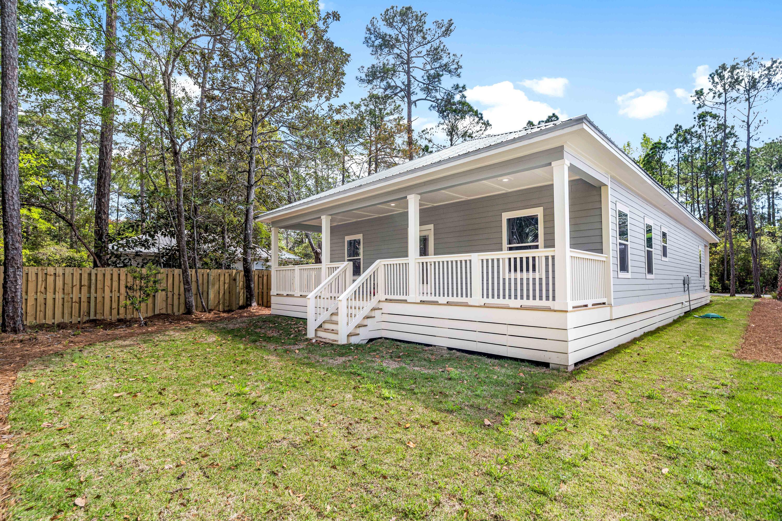 MAGNOLIA BEACH - Residential