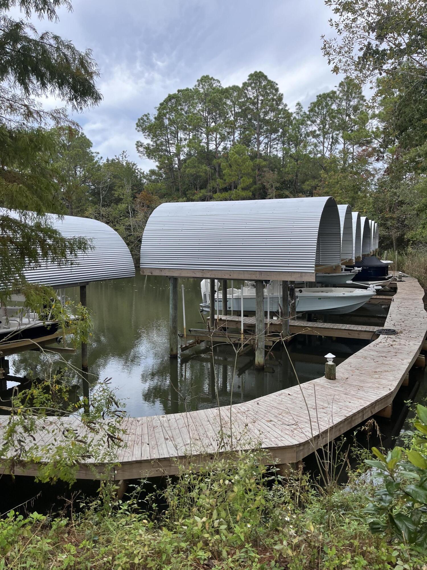 MAGNOLIA BEACH - Residential