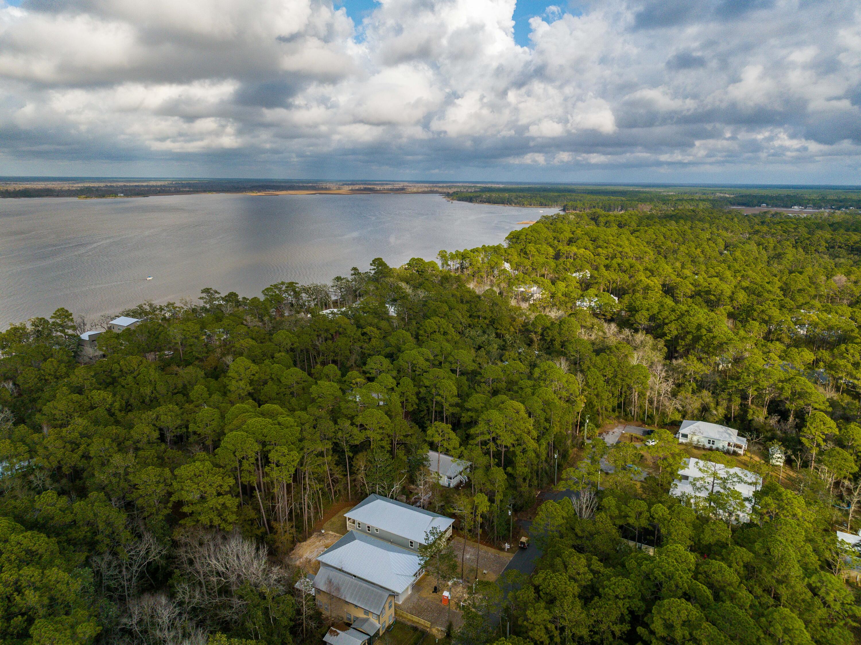 MAGNOLIA BEACH - Residential