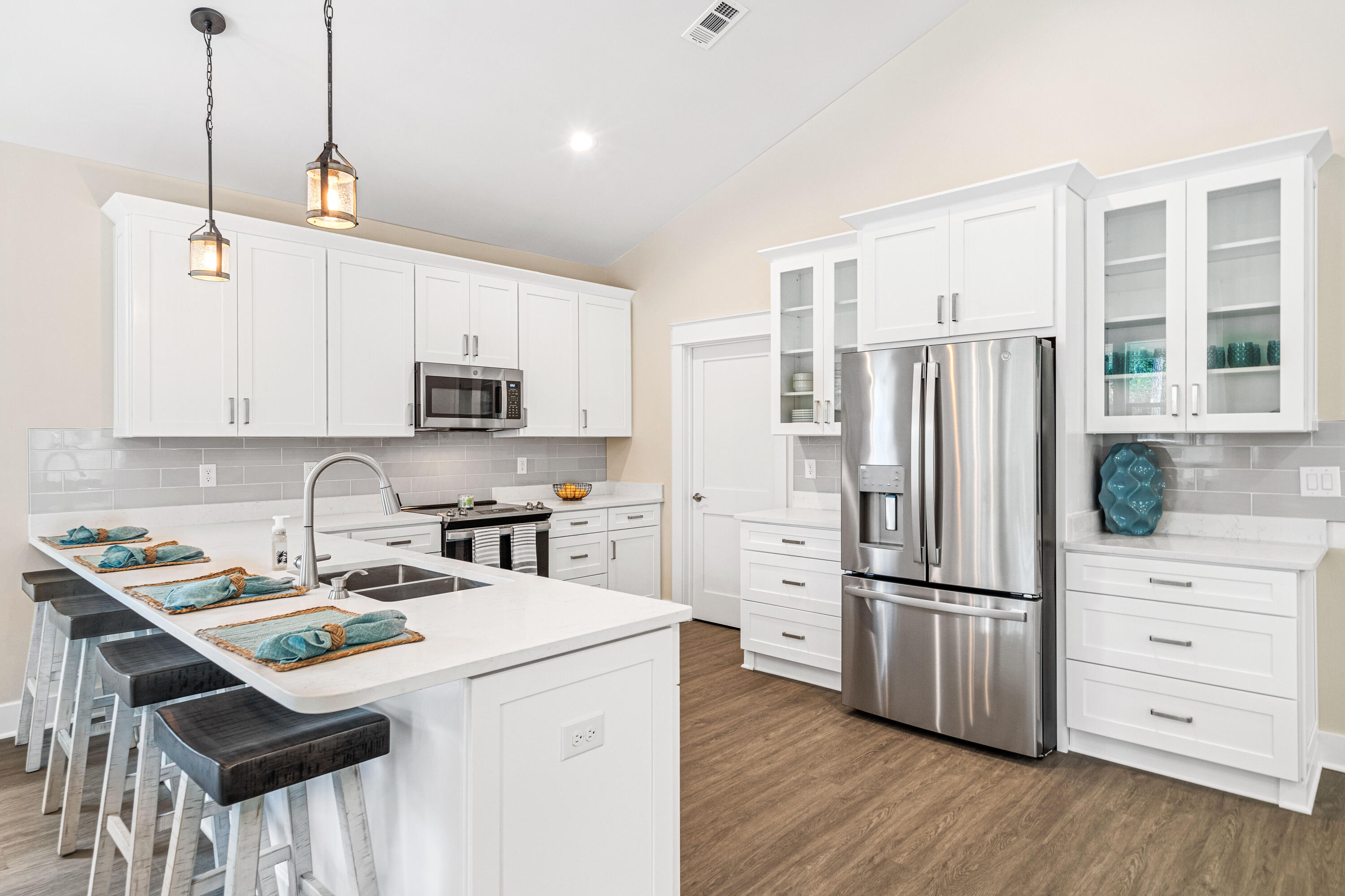 MAGNOLIA BEACH - Residential