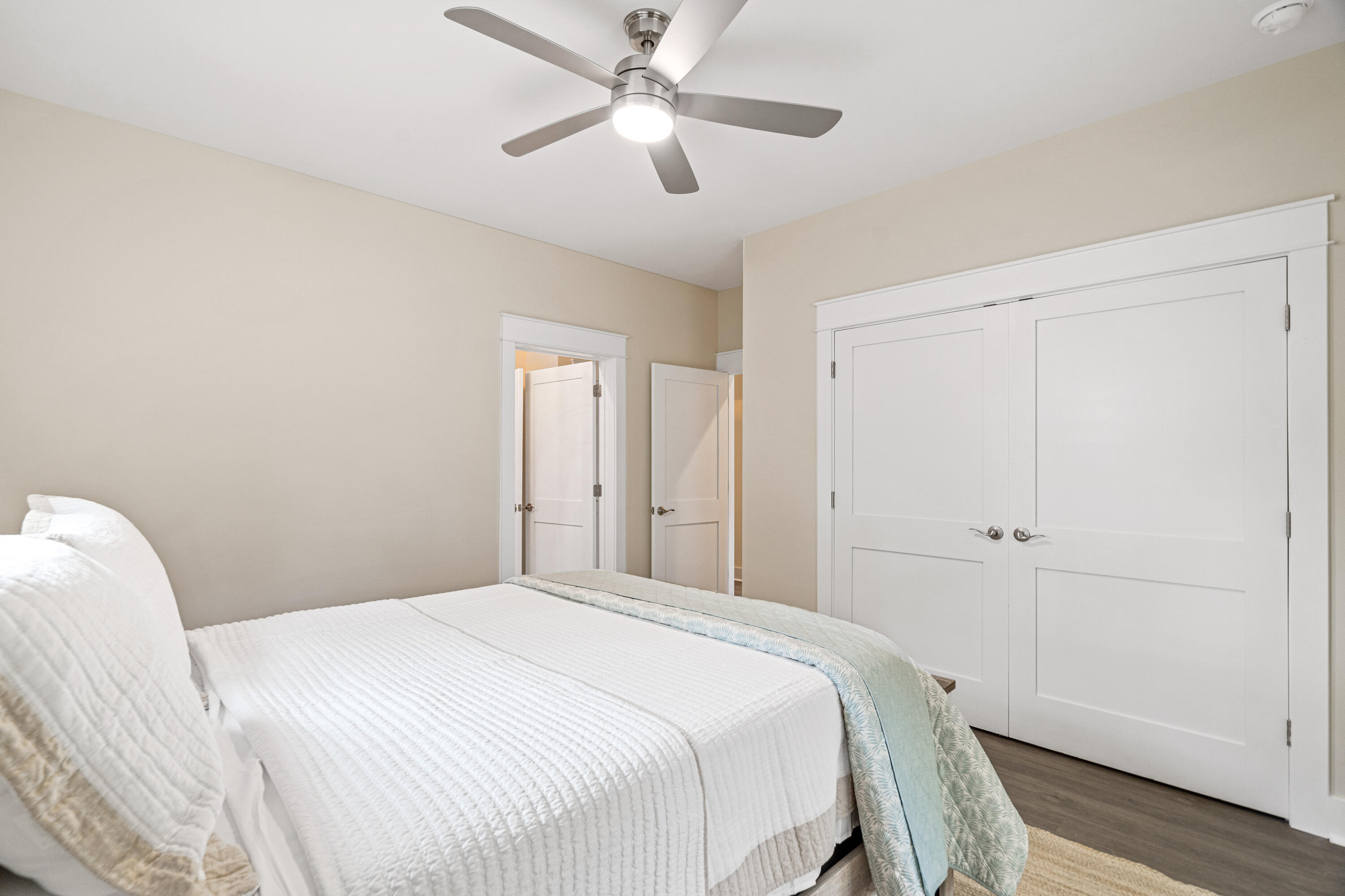 MAGNOLIA BEACH - Residential