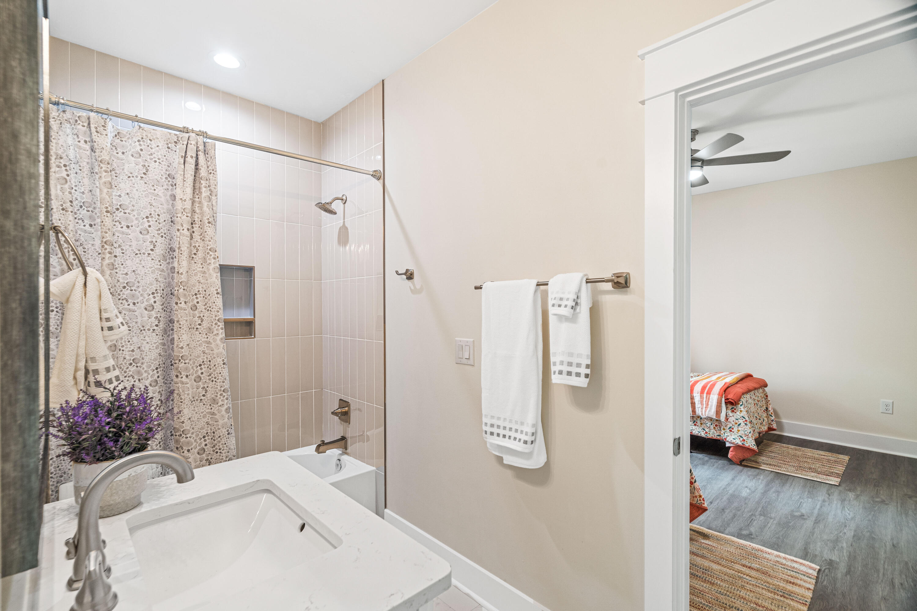 MAGNOLIA BEACH - Residential