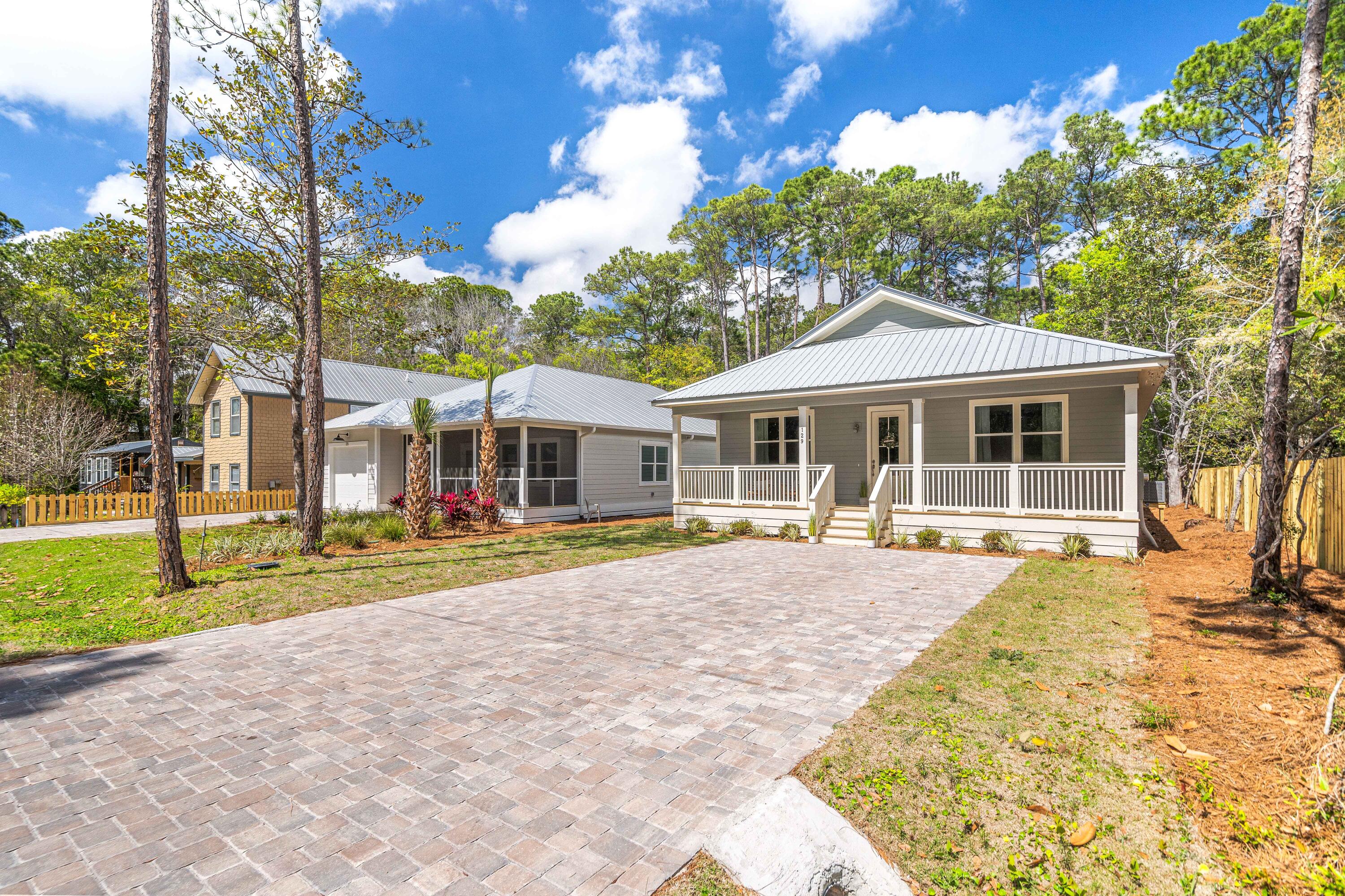 MAGNOLIA BEACH - Residential