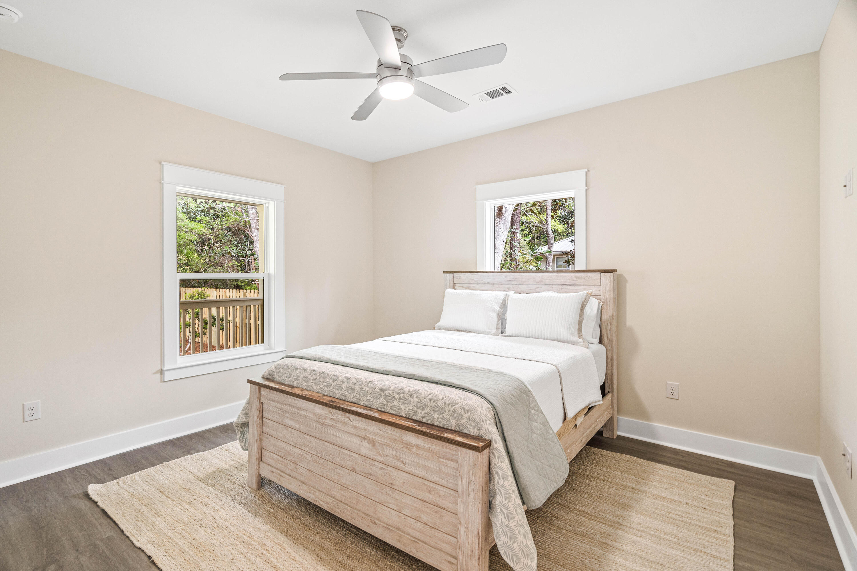 MAGNOLIA BEACH - Residential