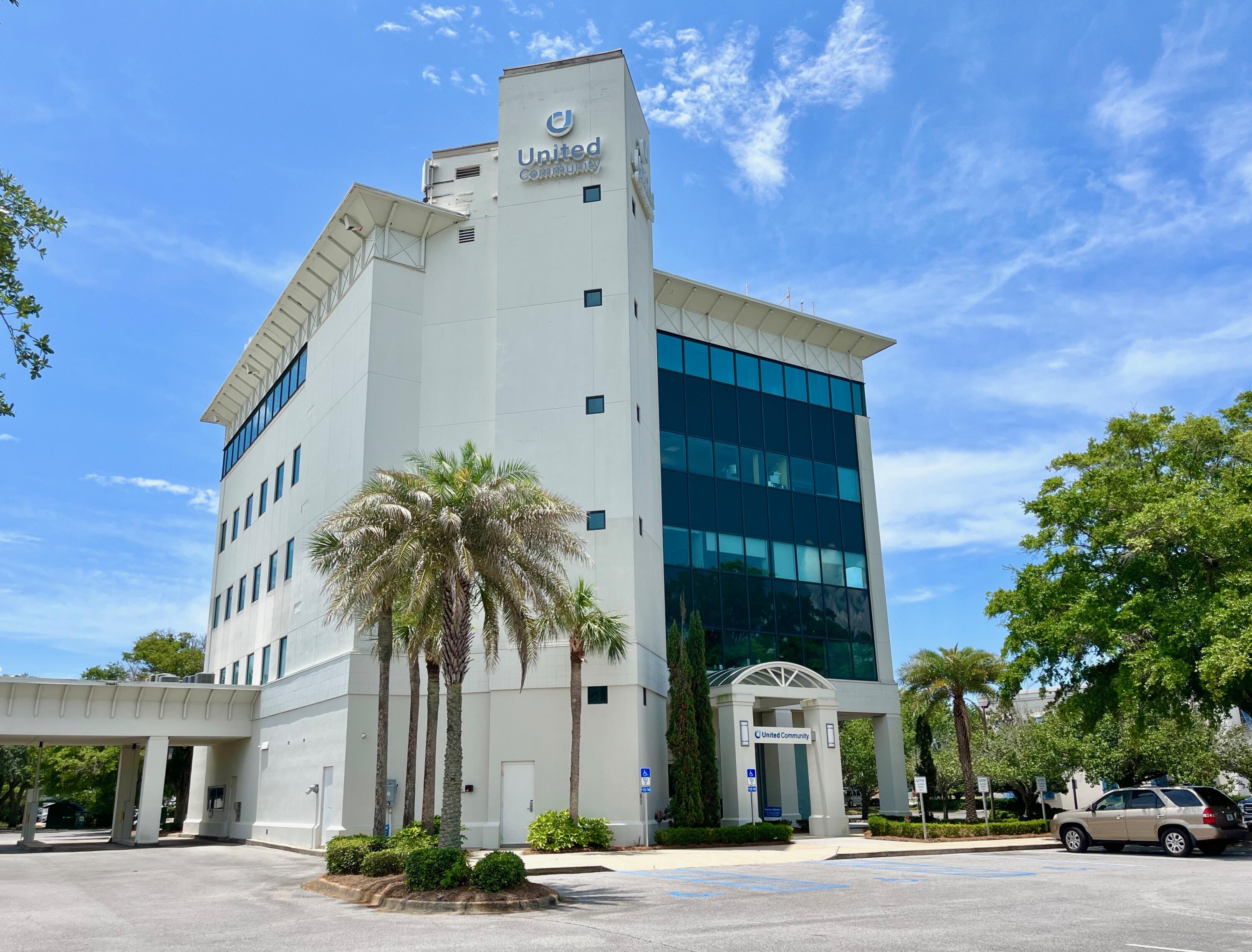 Professional office options located on the 2nd Floor of this 5 story prominent office building located inEast Destin. This property has tremendous parking, excellent visibility, and amazing access. We have thewhole floor available currently. This floor is split into 3 separate spaces which can be leased independently. All tenants & guests enter the 5 story building through the ground floor lobby / foyer. Elevator access as well as internal stairwells provide easy access to all tenant spaces.