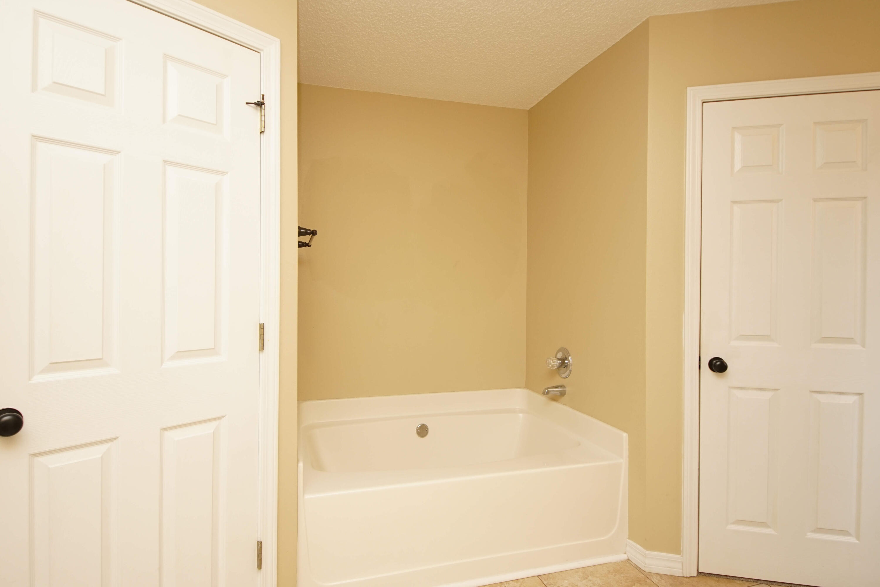 SHADOW OAK S/D - Residential Lease