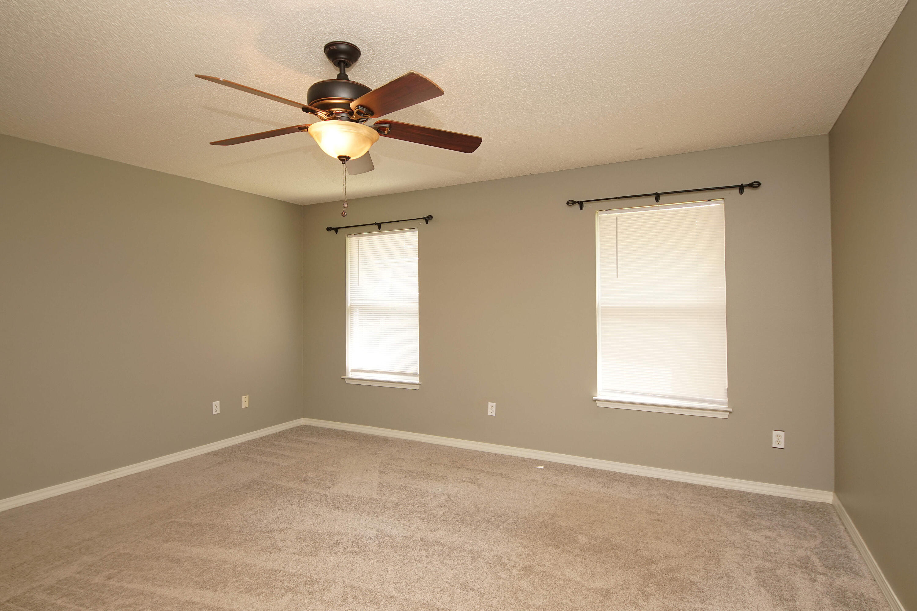 SHADOW OAK S/D - Residential Lease