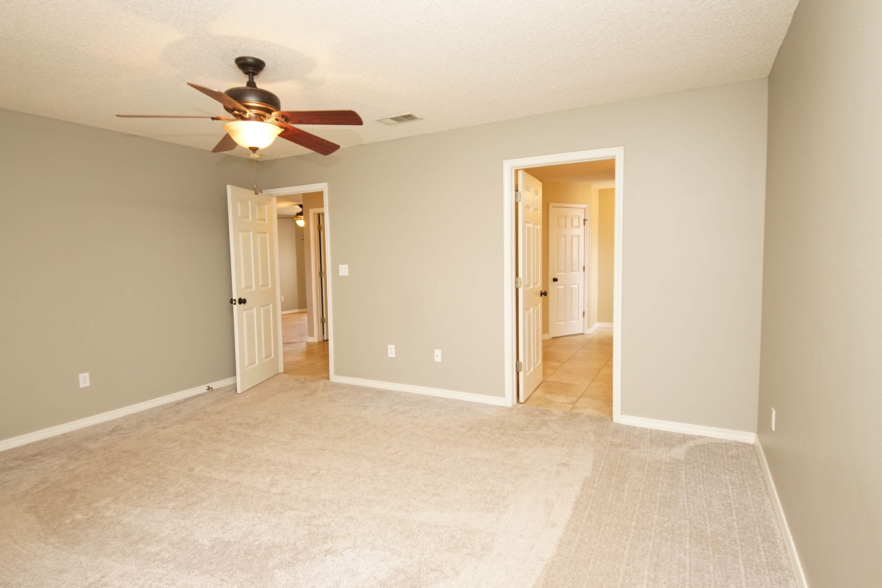 SHADOW OAK S/D - Residential Lease