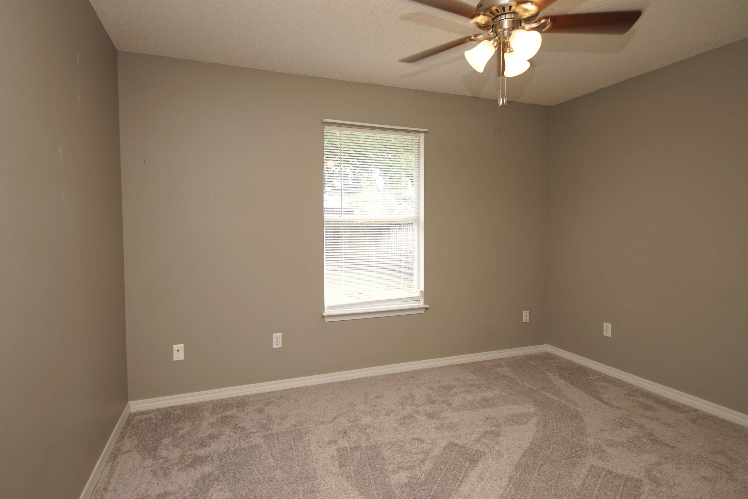 SHADOW OAK S/D - Residential Lease