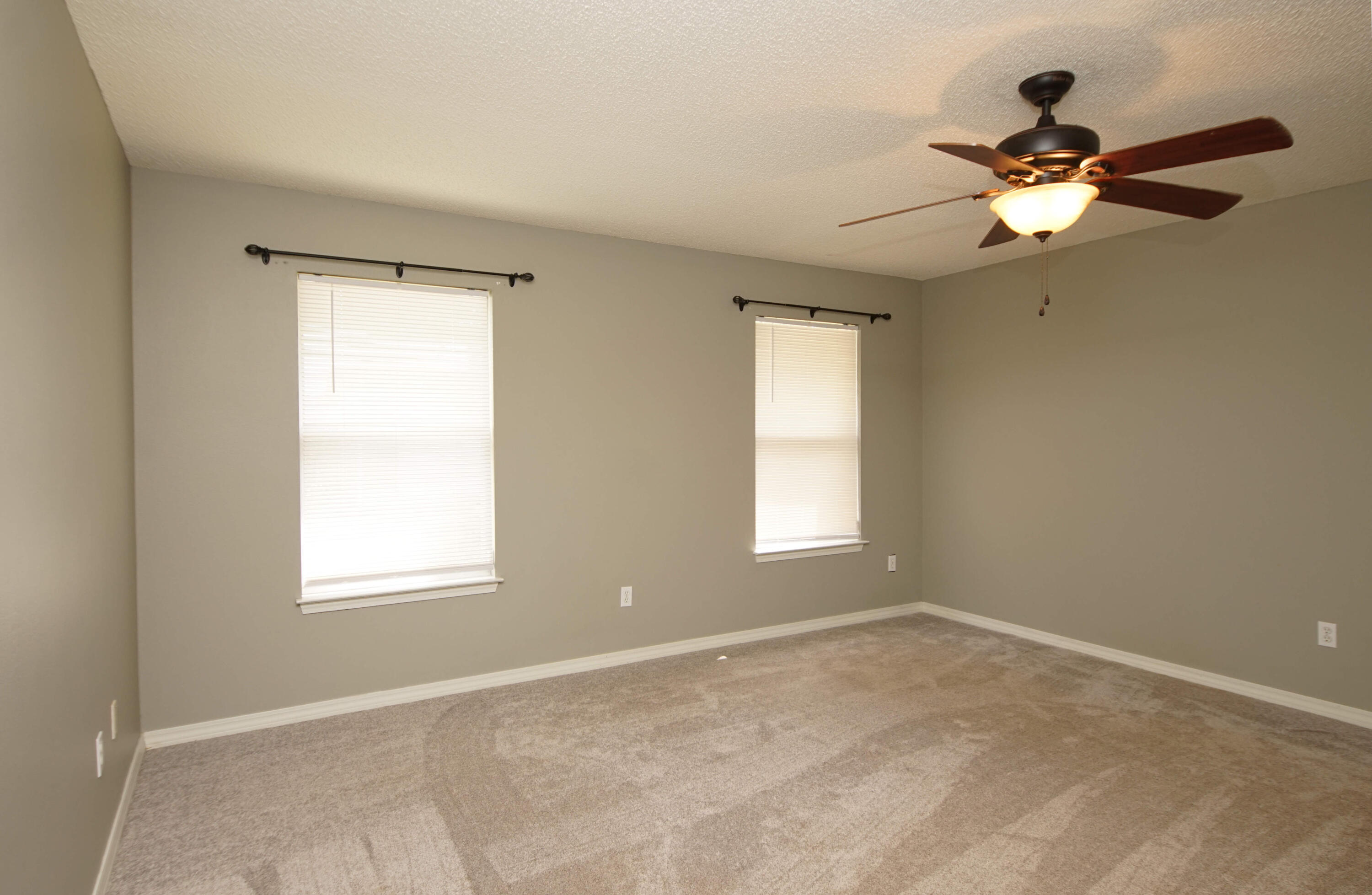 SHADOW OAK S/D - Residential Lease