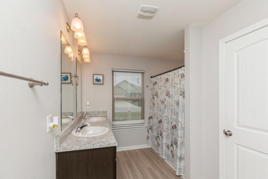 REDSTONE COMMONS - Residential Lease