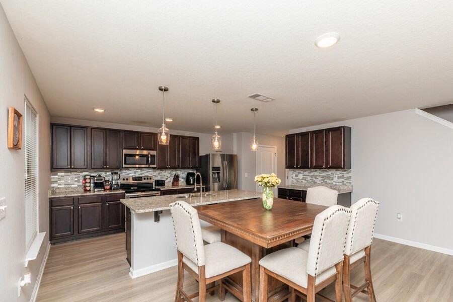 REDSTONE COMMONS - Residential Lease