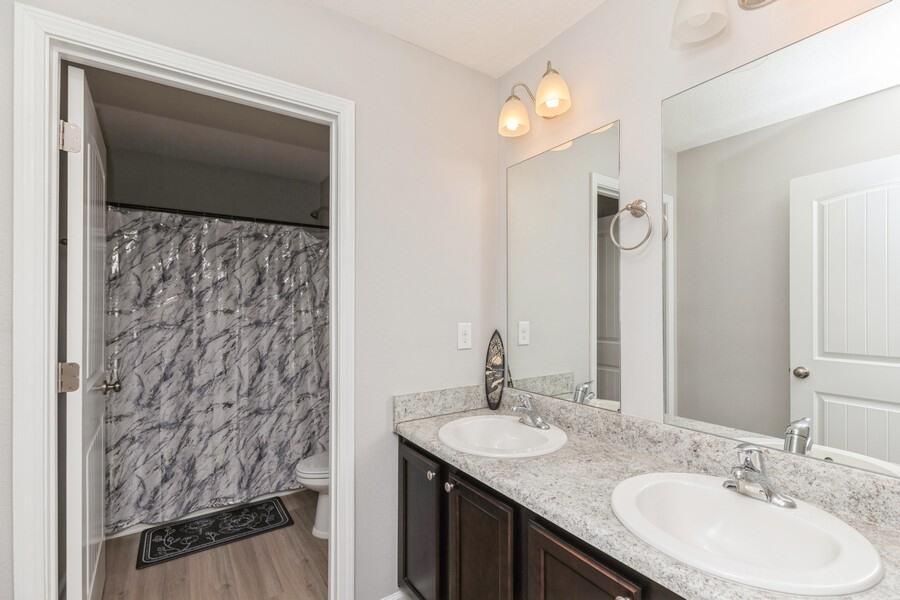 REDSTONE COMMONS - Residential Lease