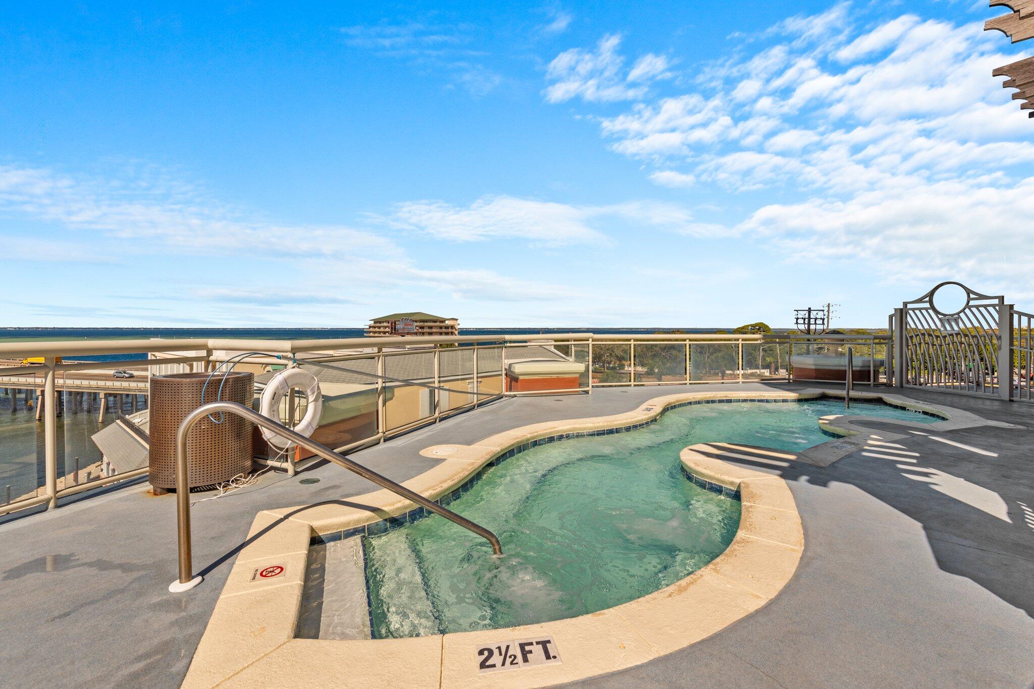 EMERALD GRANDE - Residential