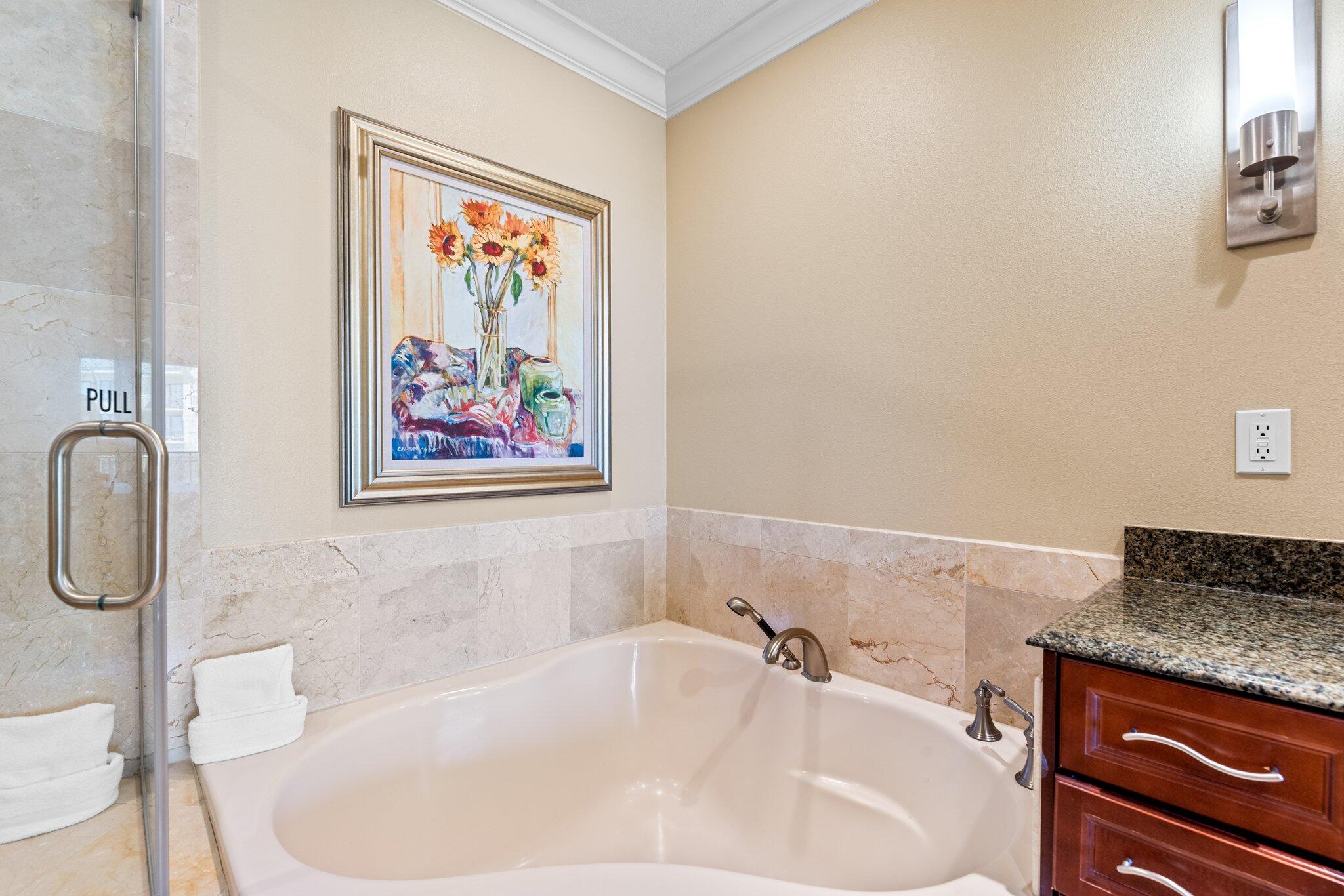 EMERALD GRANDE - Residential