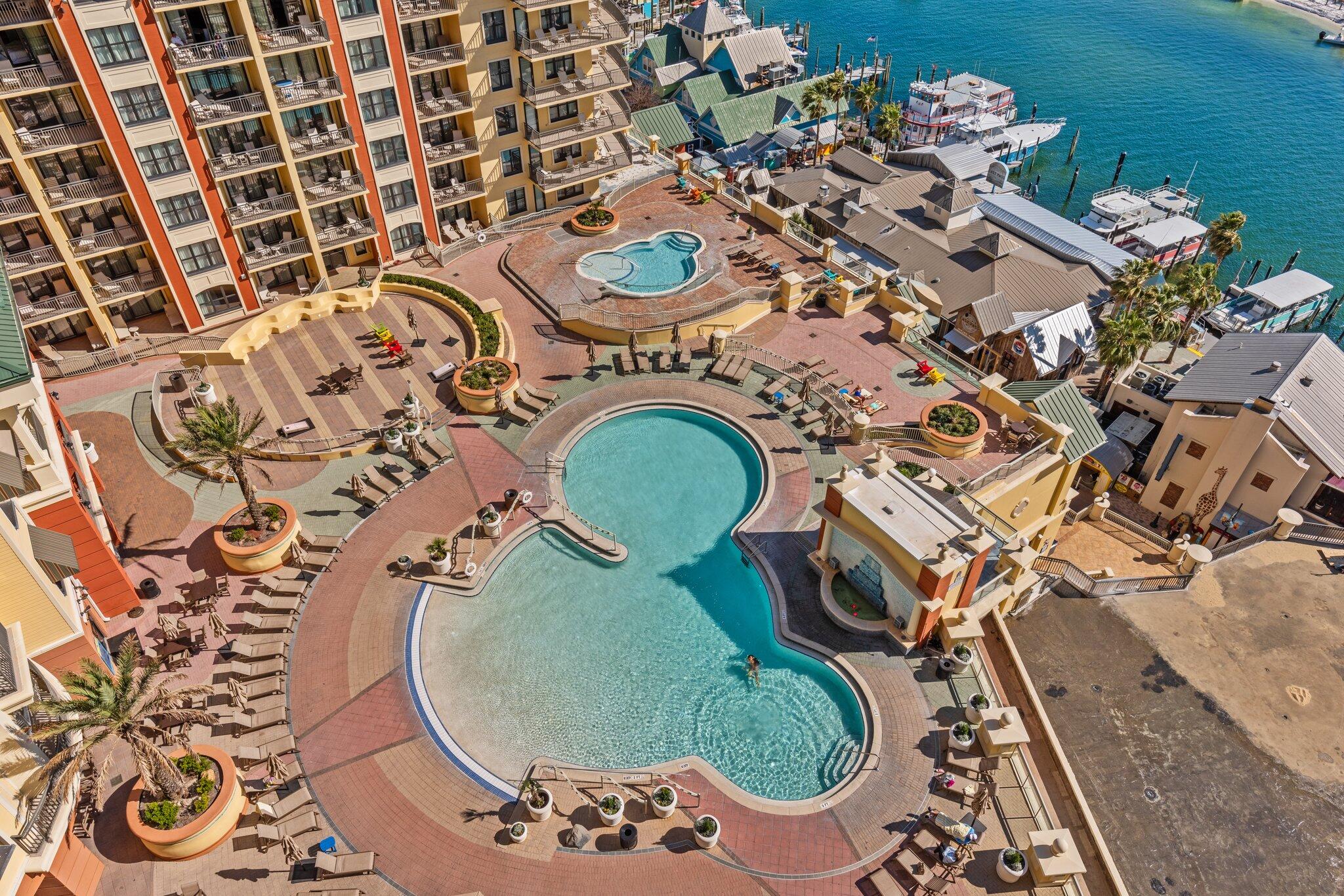 EMERALD GRANDE - Residential