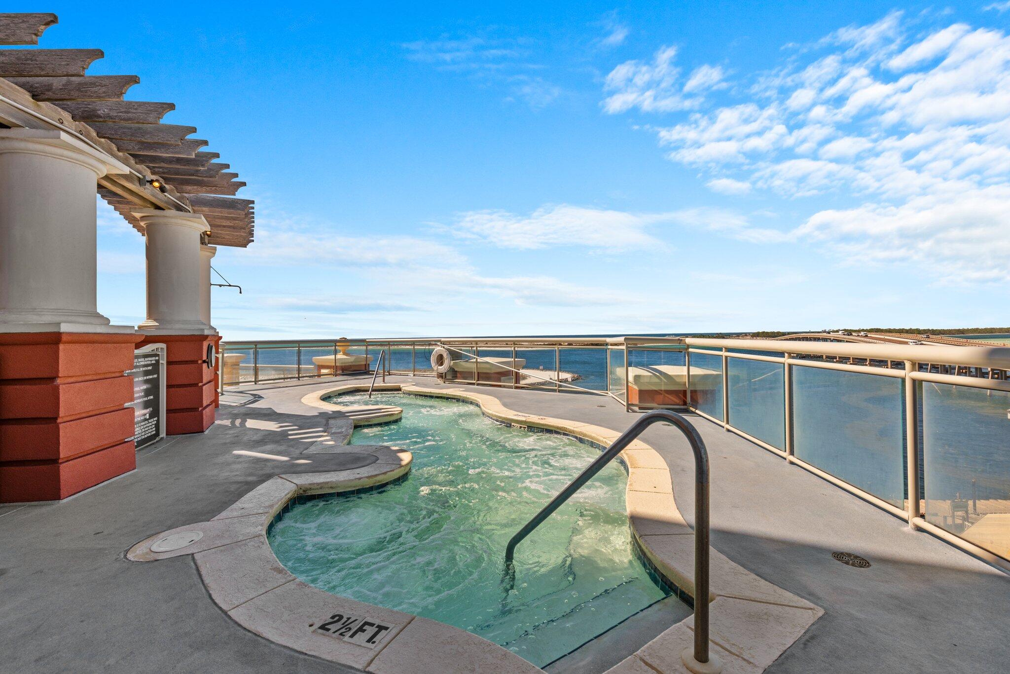 EMERALD GRANDE - Residential