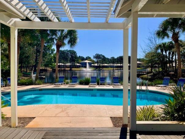 CRYSTAL LAKE II AT SANDESTIN - Residential