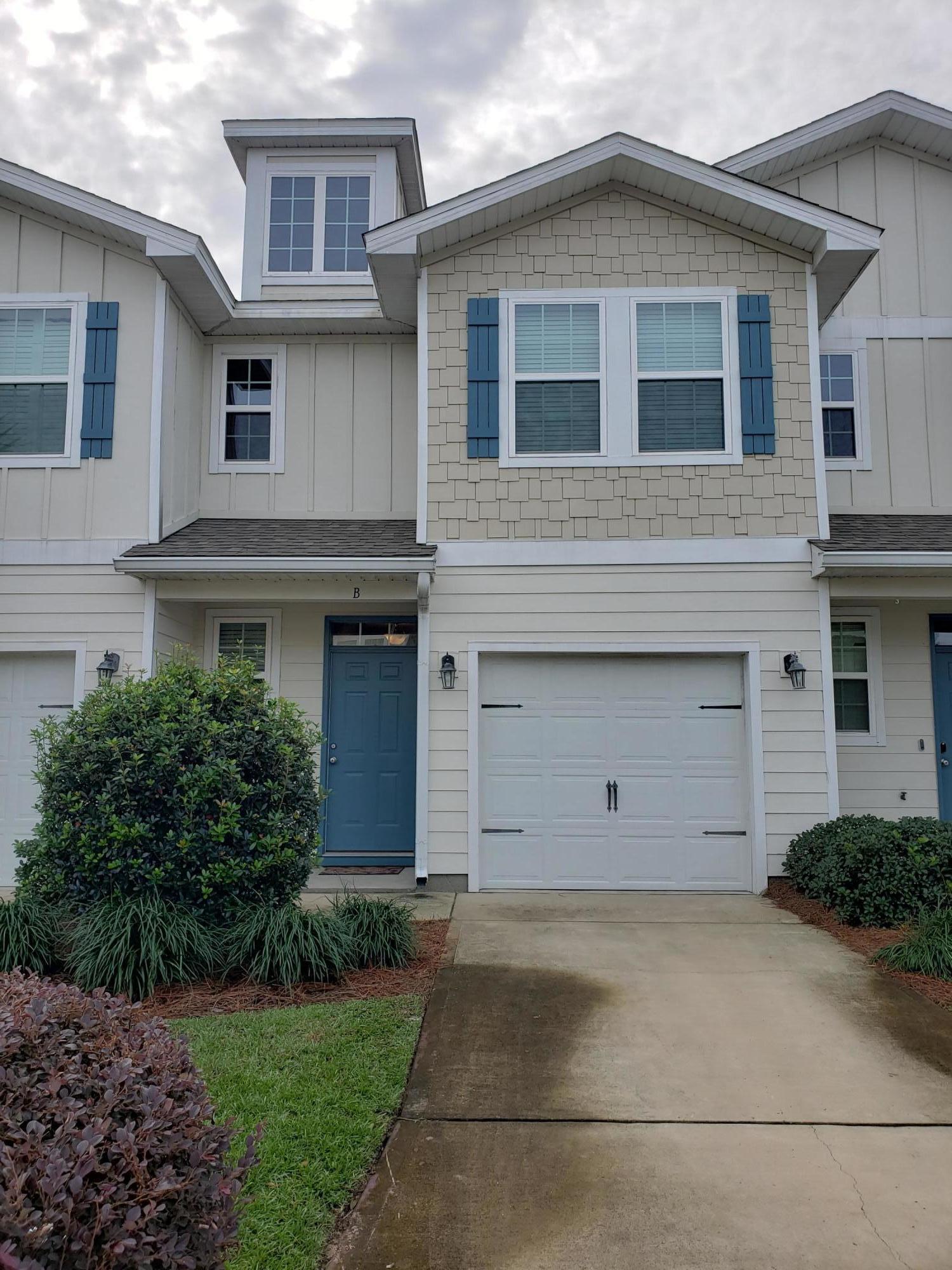 WATER OAKS T/H - Residential